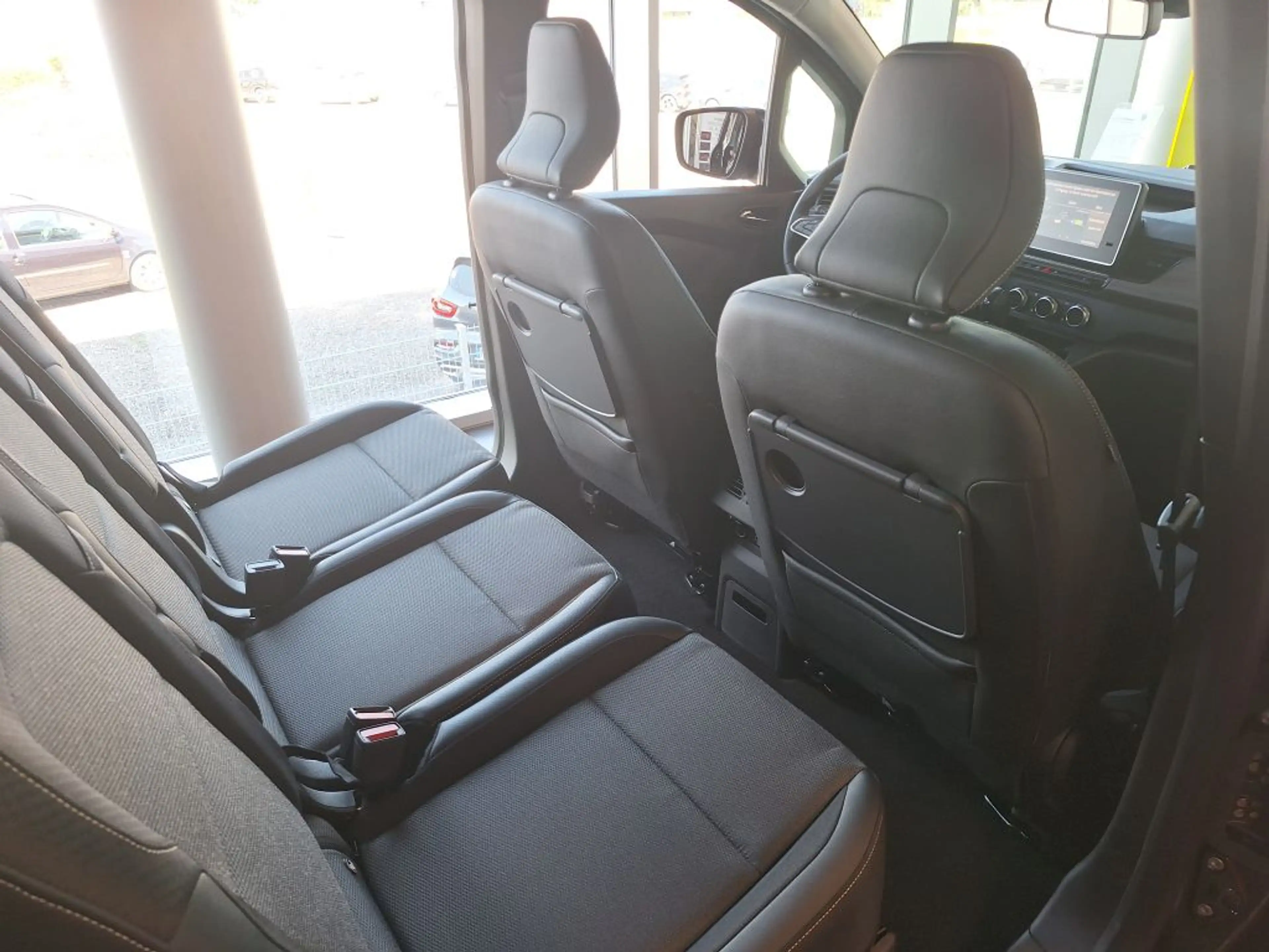 Renault Kangoo Grand TCe 130 EDC Techno (RFK) — photo 6