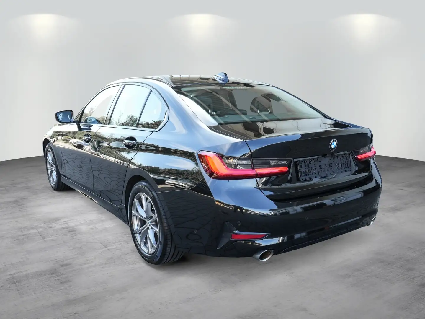 BMW 320 i Sport Line Leder HiFi Kamera Komfortzu.  Sport L Noir - 2
