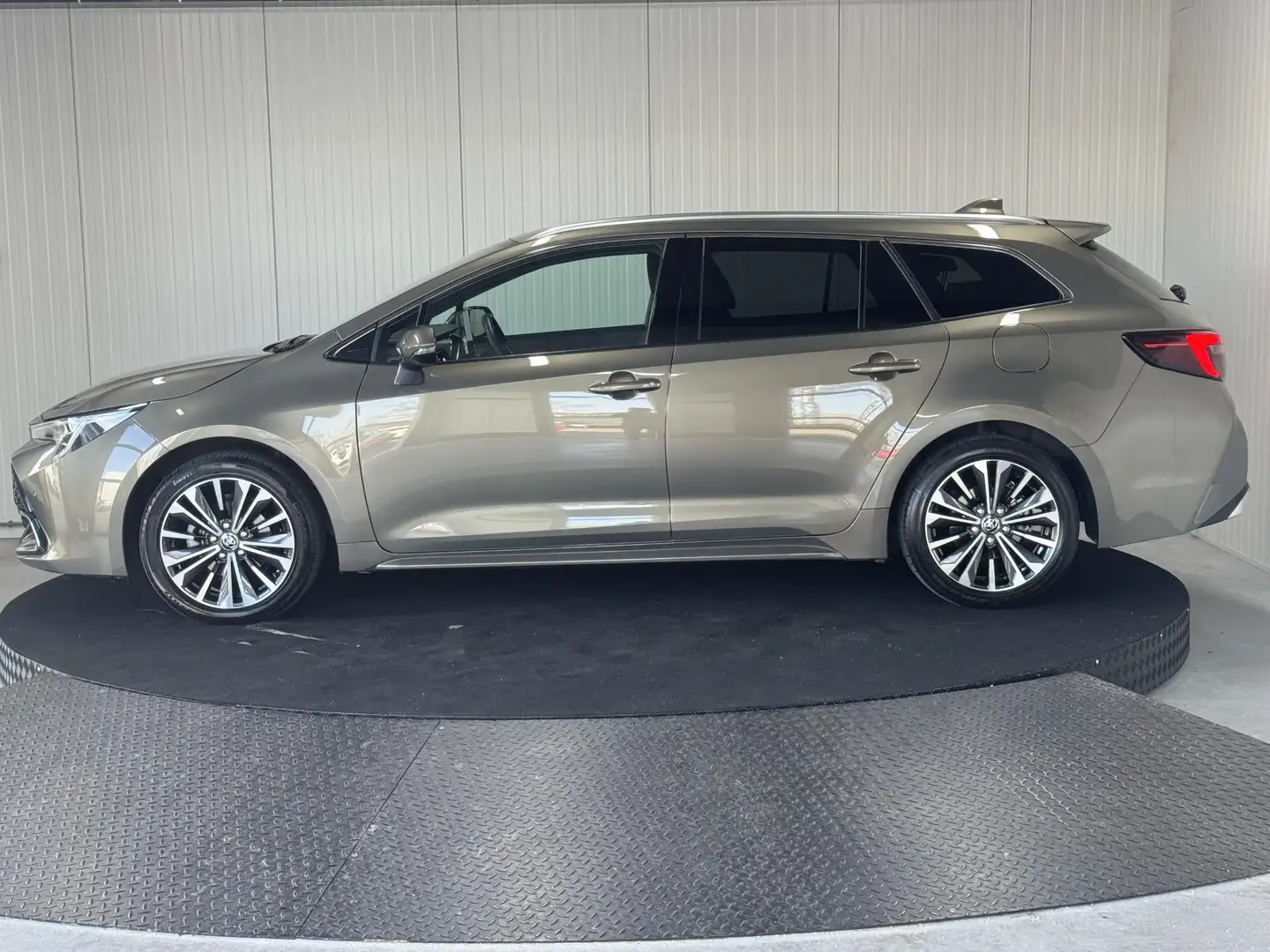 Toyota Corolla Touring Sports Hybrid 140 Dynamic Trekhaak Elektri Groen - 2