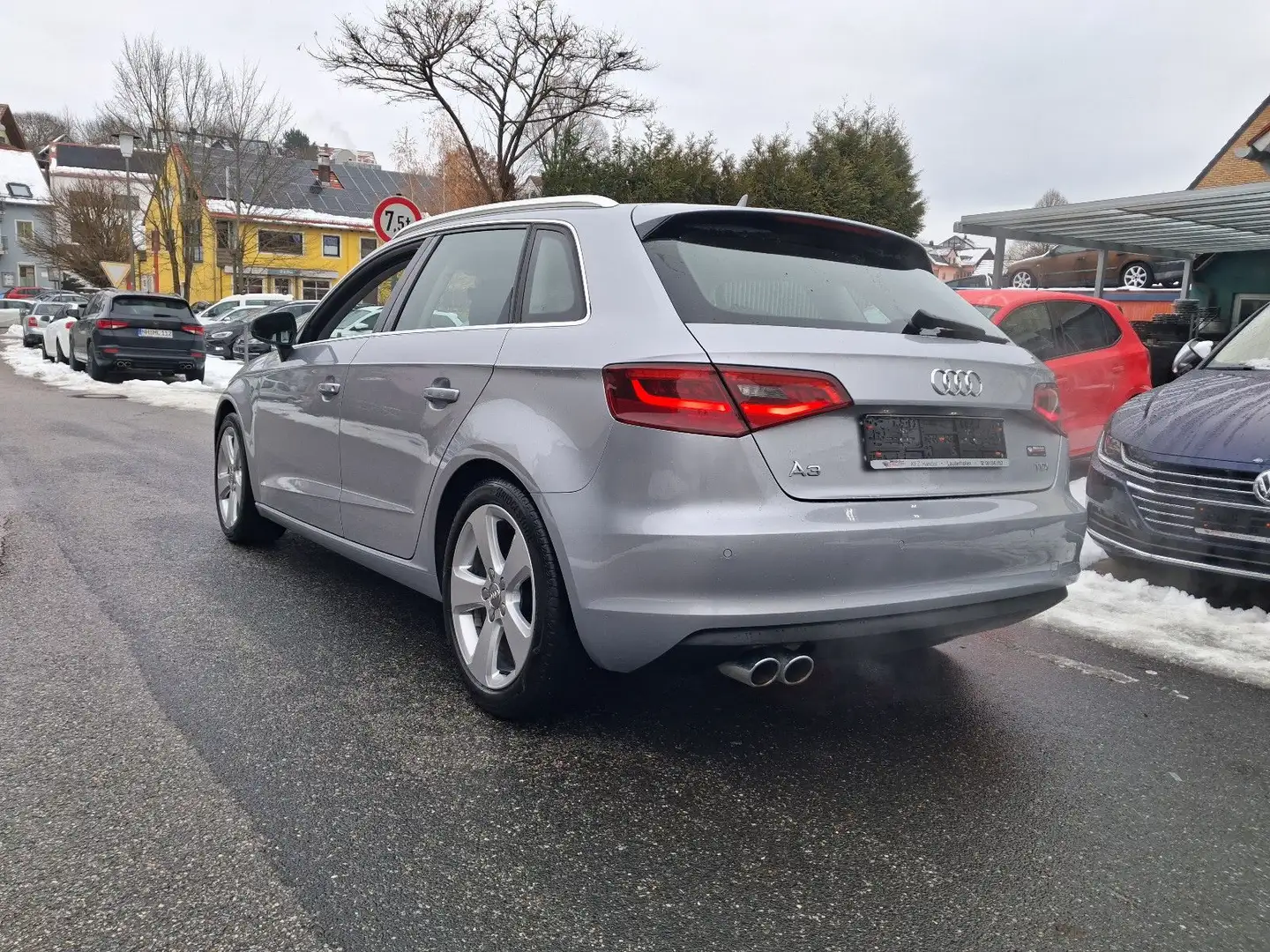 Audi A3 Sportb. 2.0 TDI S tr. Ambition AHK+XENON+NAVI Silber - 2