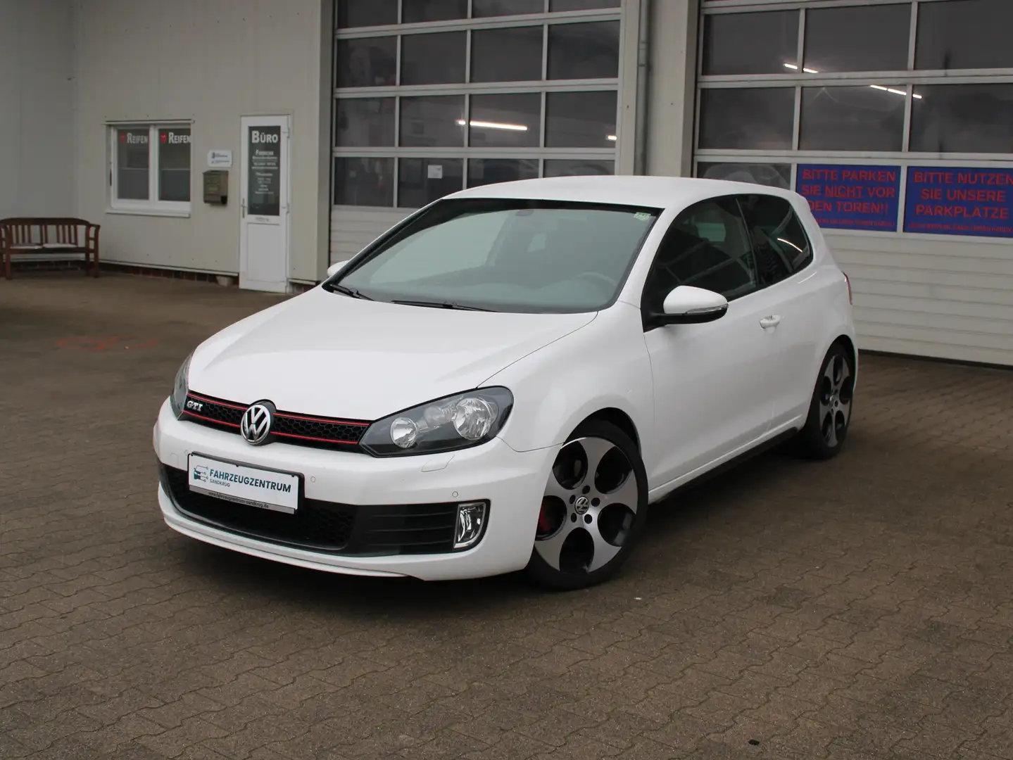 Volkswagen Golf GTI GTI DSG KLIMAAUTOM/SHZ/SCHALTWIPPEN/GRA/EINPARKHIL Weiß - 1