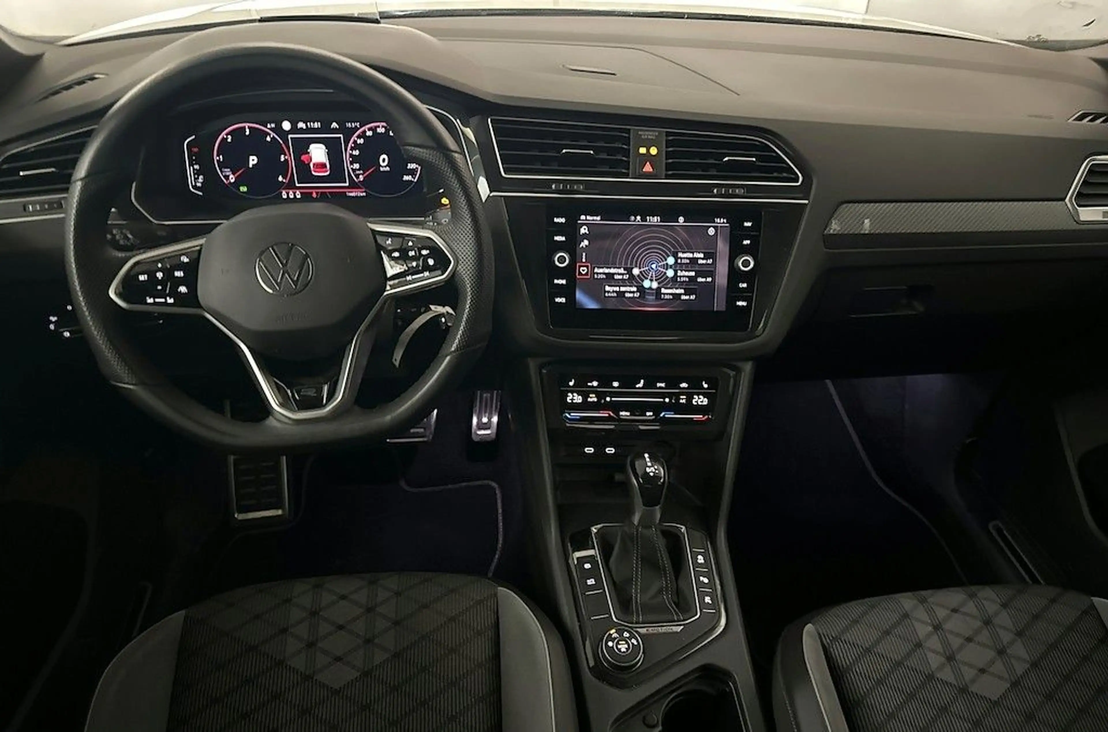 Volkswagen Tiguan R-Line 4Motion/ — photo 7