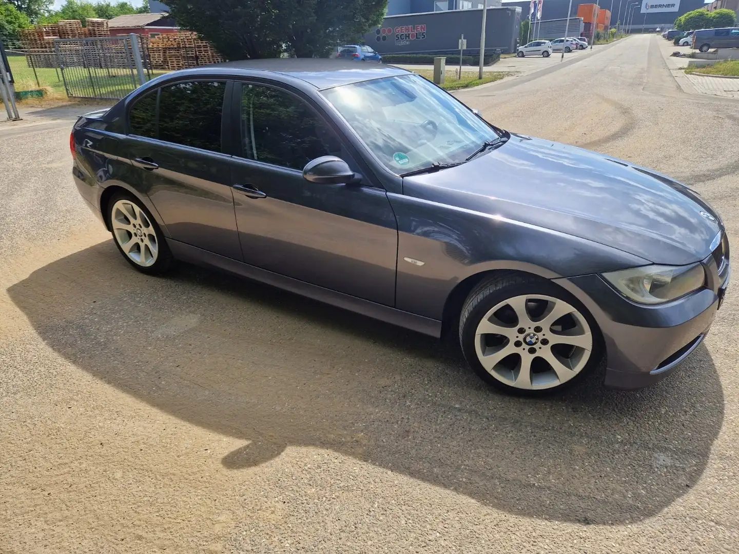 BMW 320 320 320i Dynamic Exec. Grey - 1