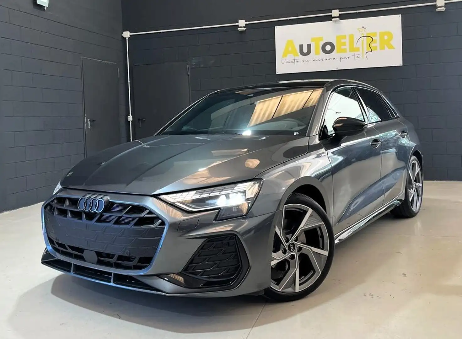 Audi A3 A3 Sportback 35 2.0 tdi Identity Black s-tronic Grigio - 2
