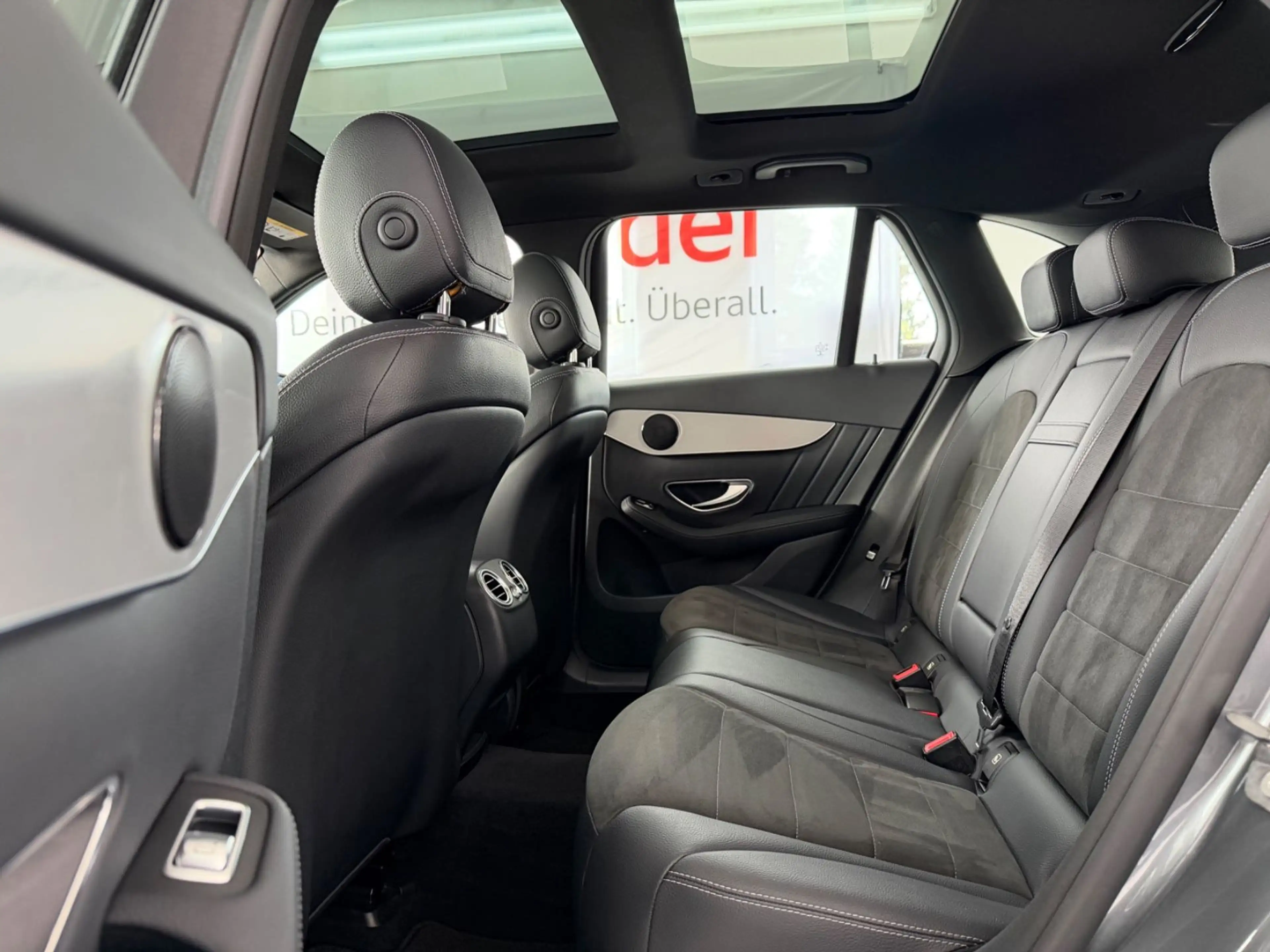 Mercedes-Benz GLC 220 d 4Matic*AMG*Pano*AHK* — photo 14