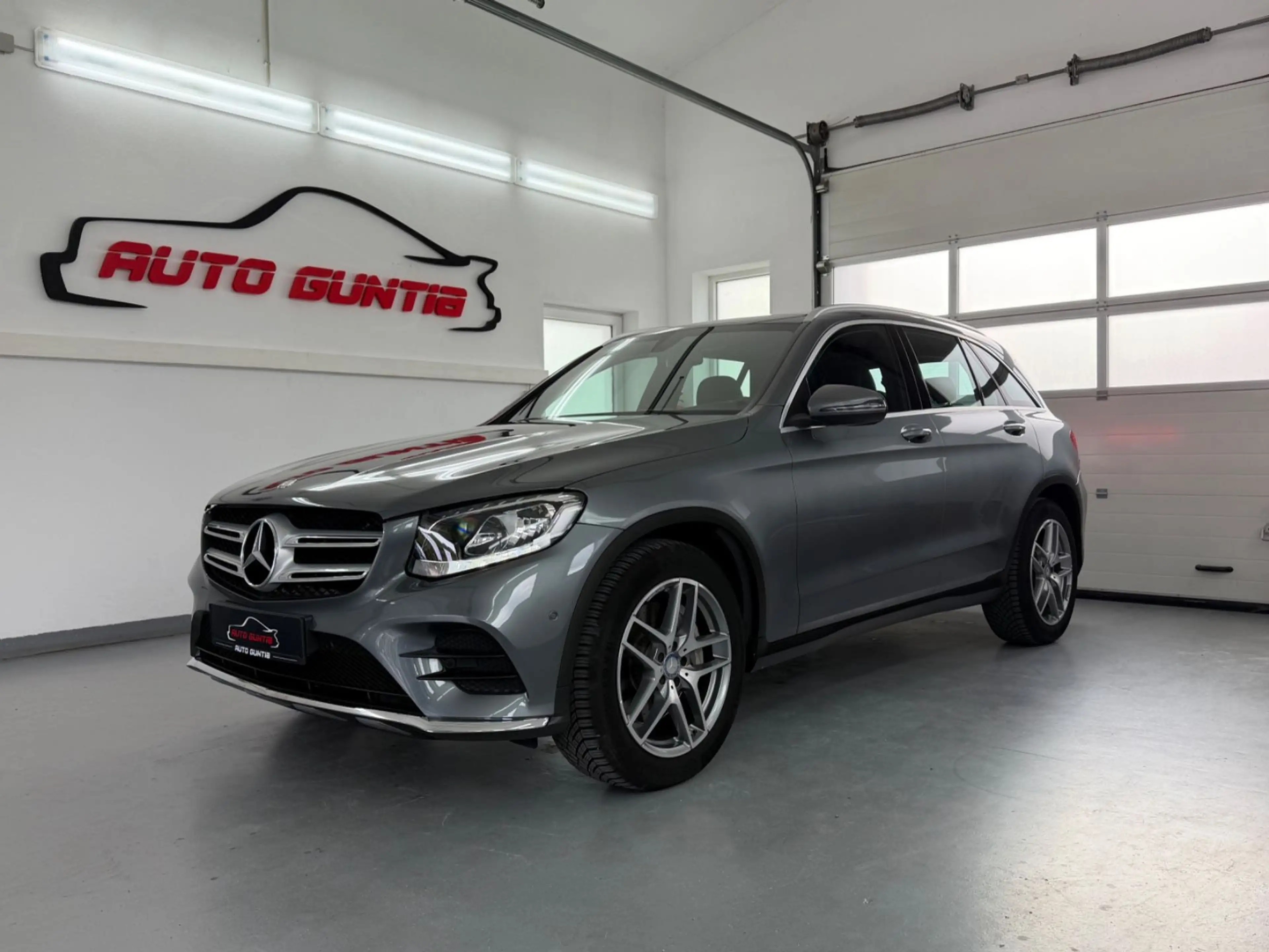Mercedes-Benz GLC 220 d 4Matic*AMG*Pano*AHK*