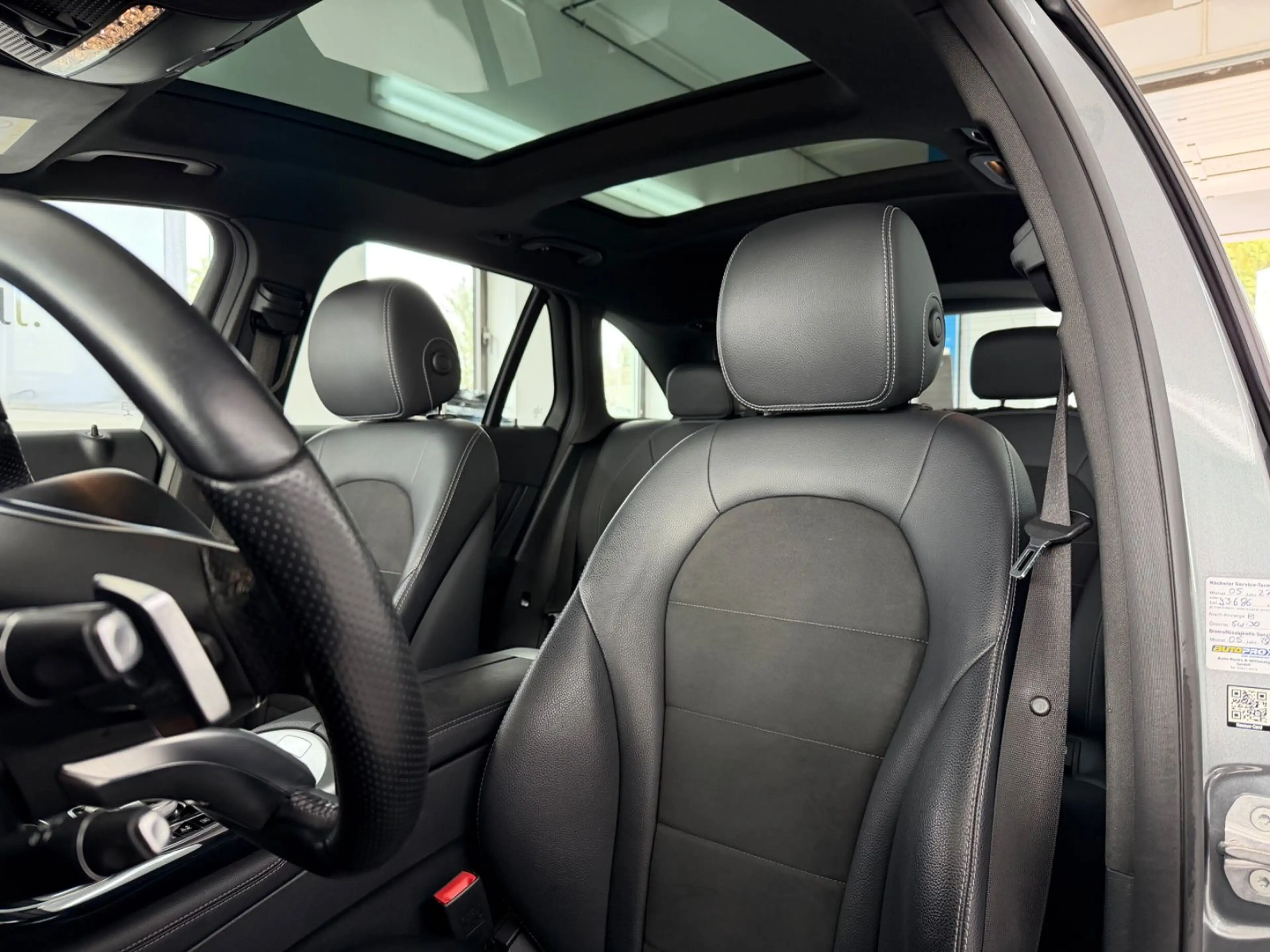 Mercedes-Benz GLC 220 d 4Matic*AMG*Pano*AHK* — photo 13