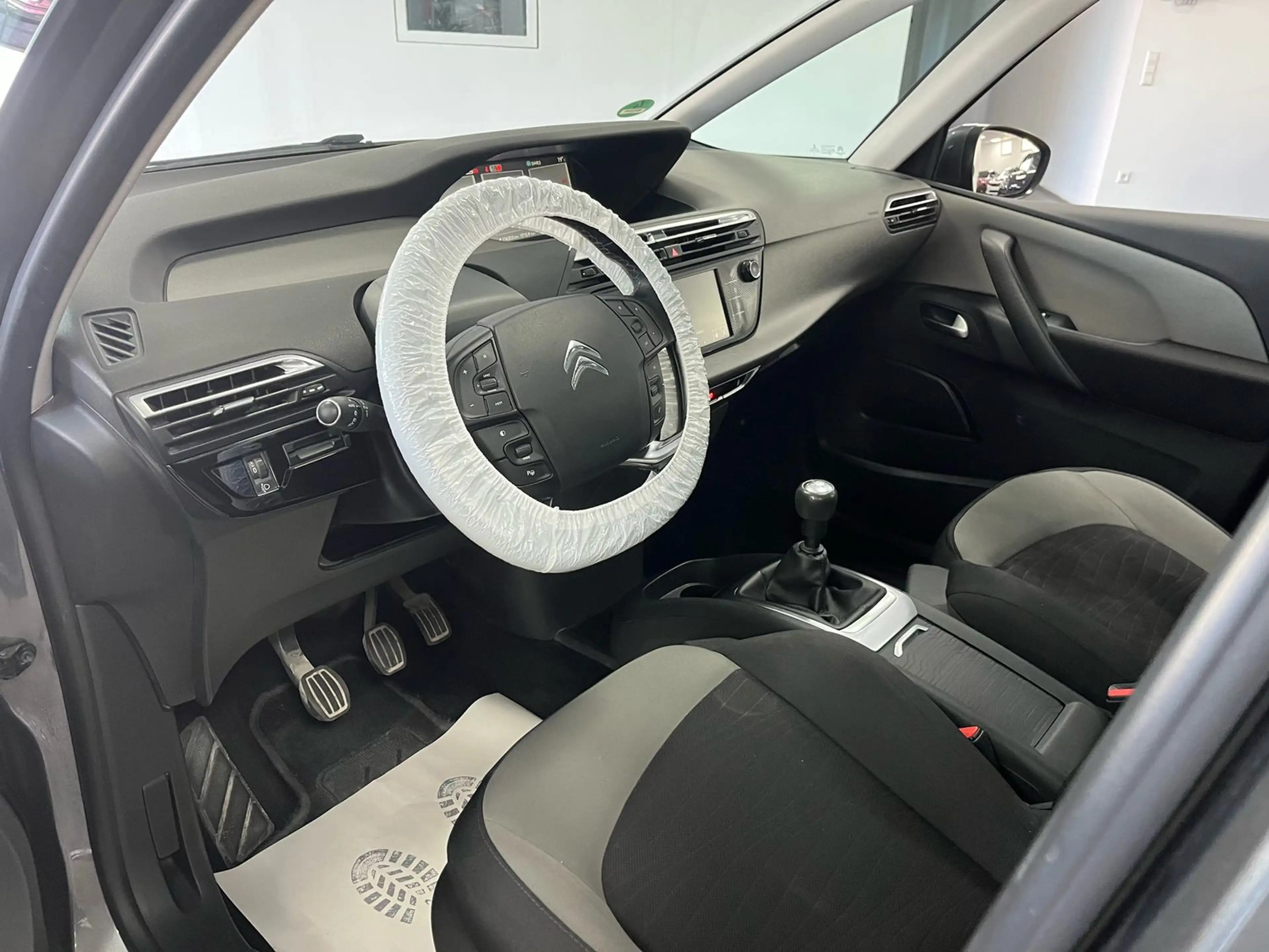 Citroen Grand C4 Picasso 7-Sitzer/ Schalter/ Zahnriemen+Service Neu — photo 12