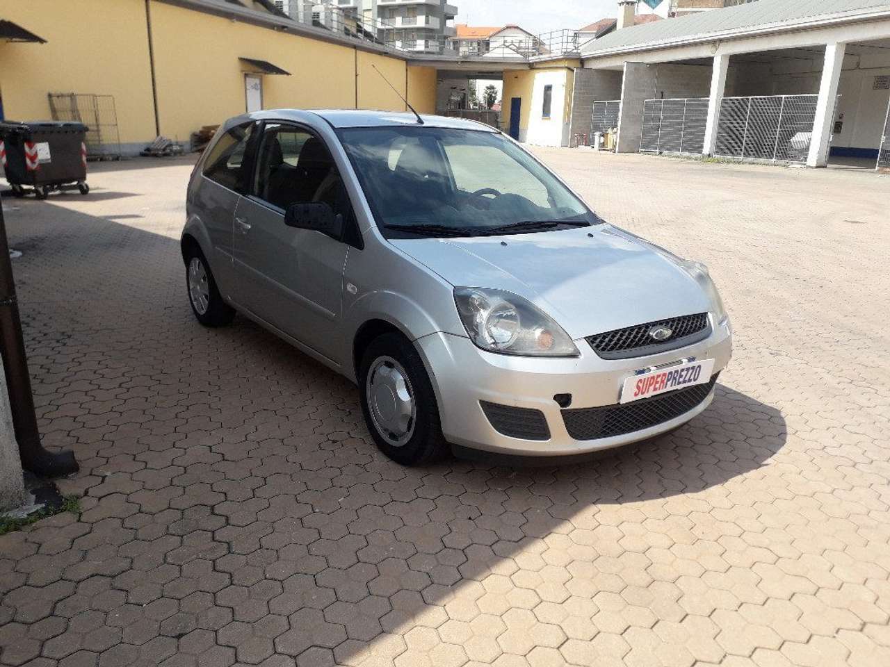 Ford Fiesta 1.2 16V 5p. Ghia
