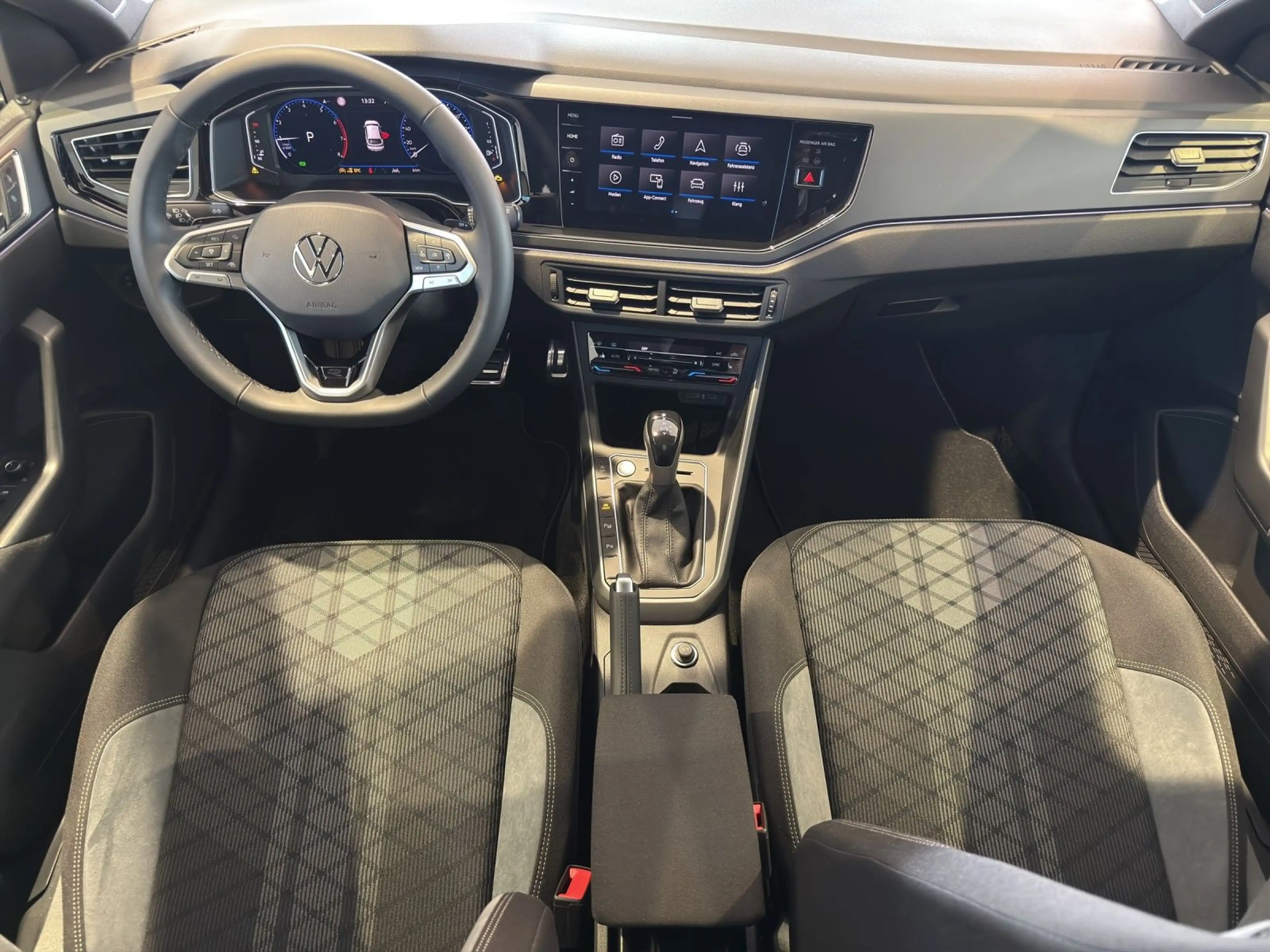 Volkswagen Taigo 1.0 TSI DSG R-LINE REAR VIEW NAVI GJR AHK — photo 5