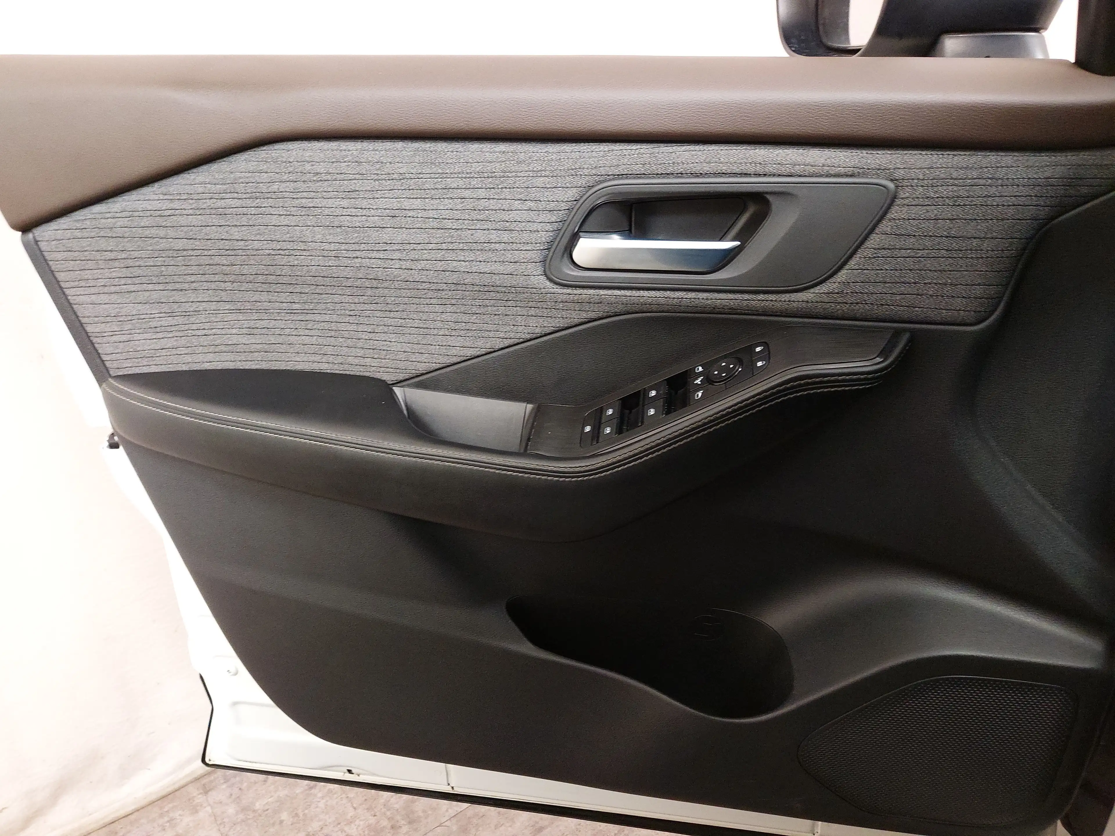 Nissan X-Trail — photo 5