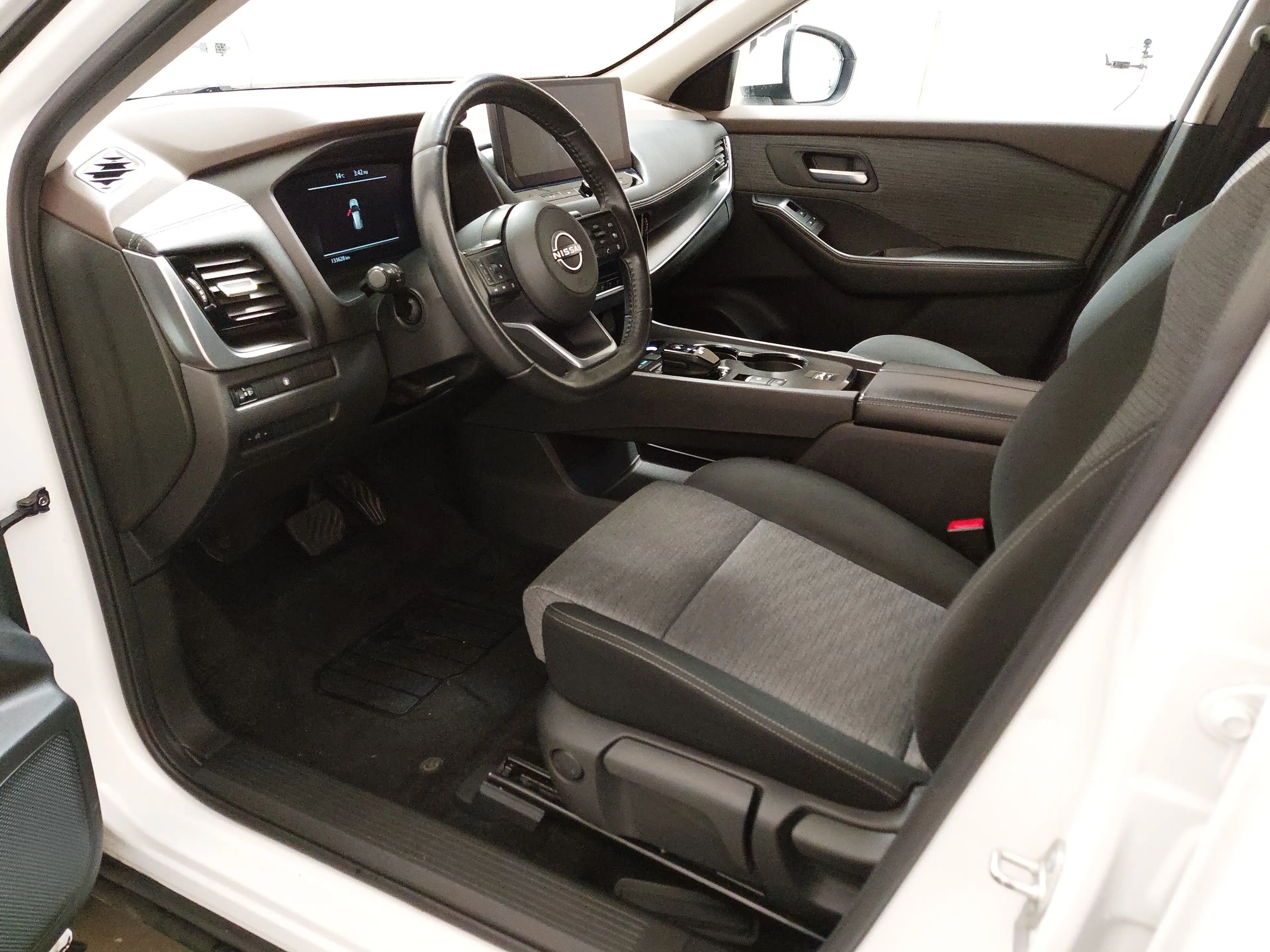 Nissan X-Trail — photo 6