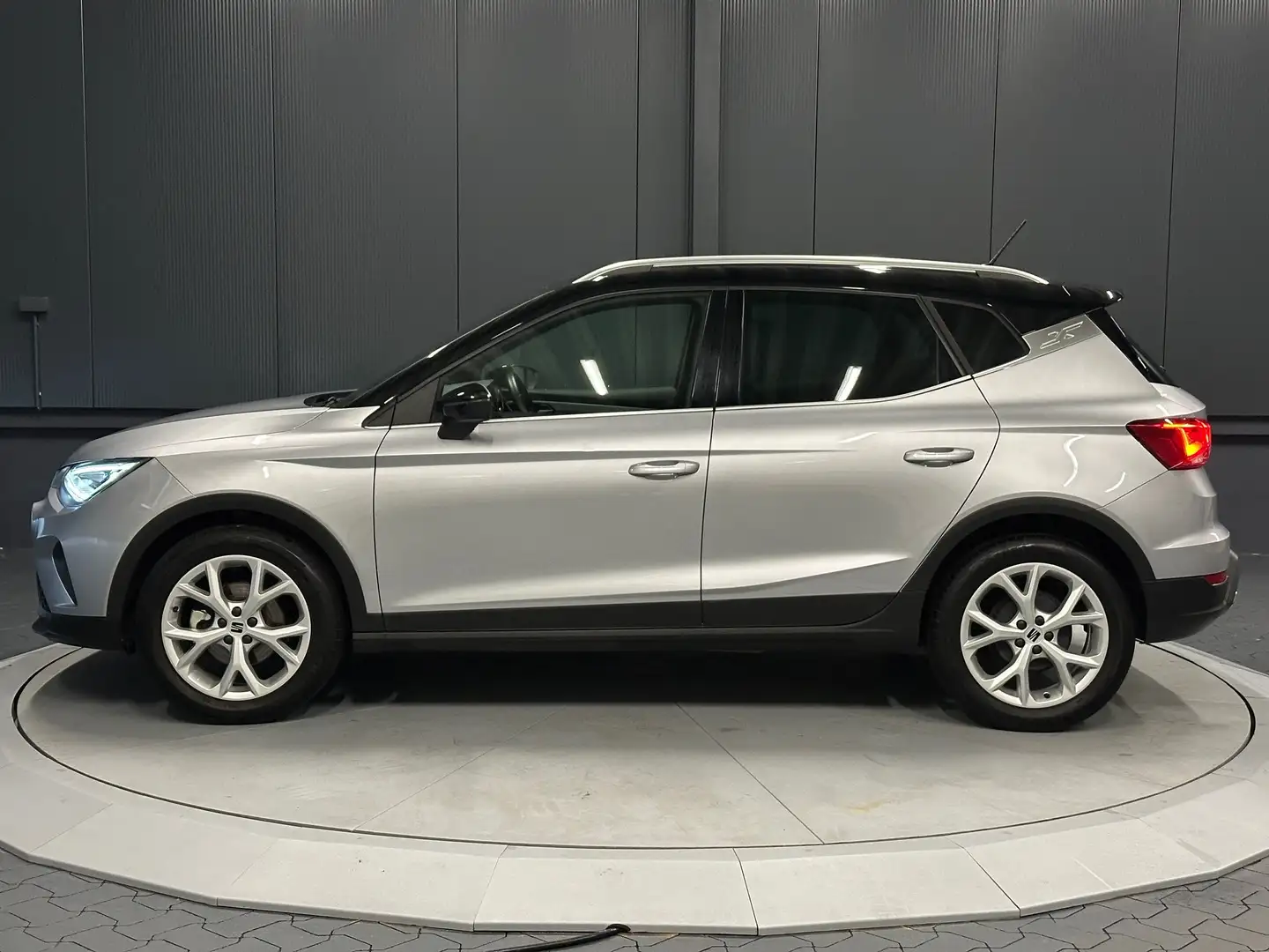 SEAT Arona FR-Line *CarPlay*LED*ACC*VIRTUAL*GARANTIE* Silber - 2