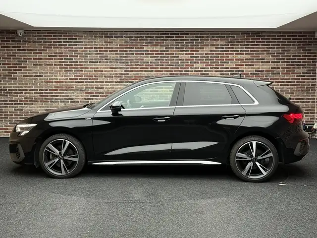 Audi A3 view 4