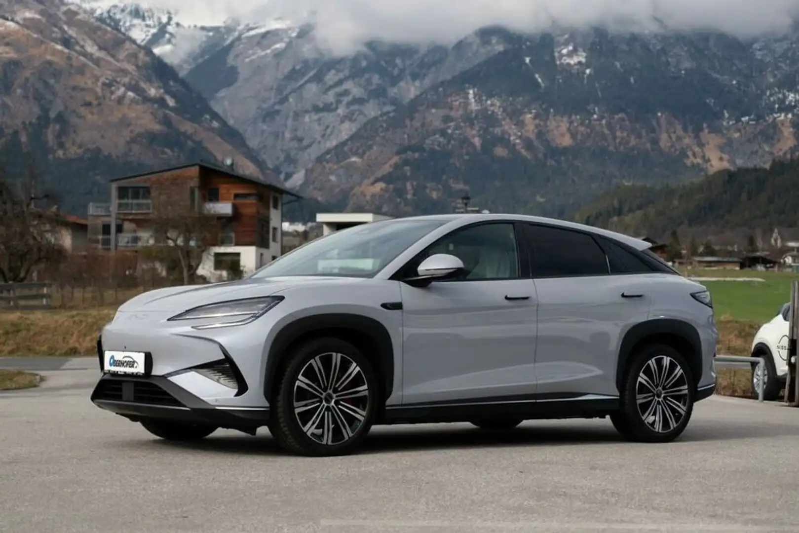 BYD Sealion 7 Excellence 91.5 kWh AWD Grau - 2