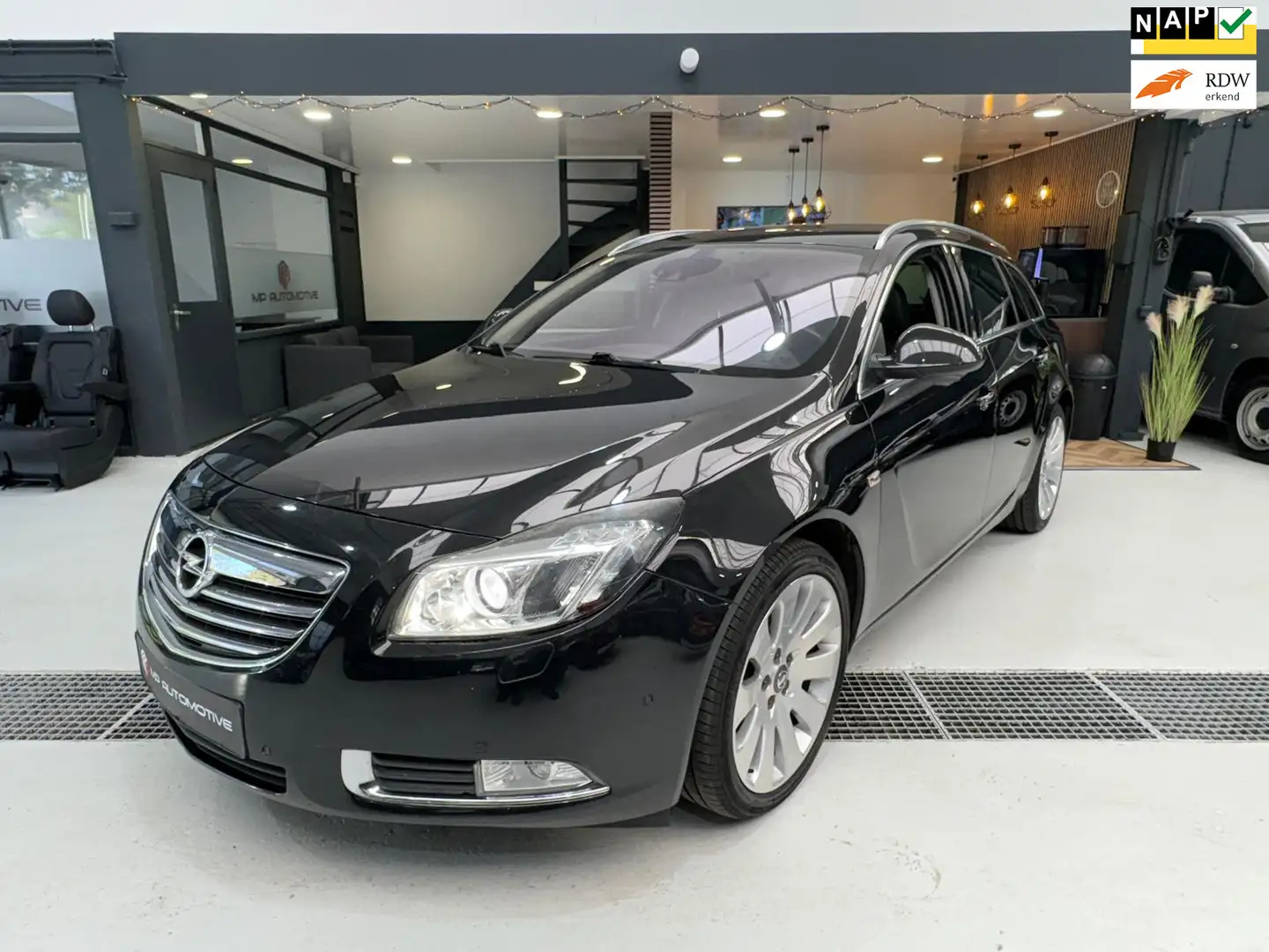 Opel Insignia Sports Tourer 2.0 T AUT Cosmo 4x4|Leder|Memory|Sto Zwart - 1