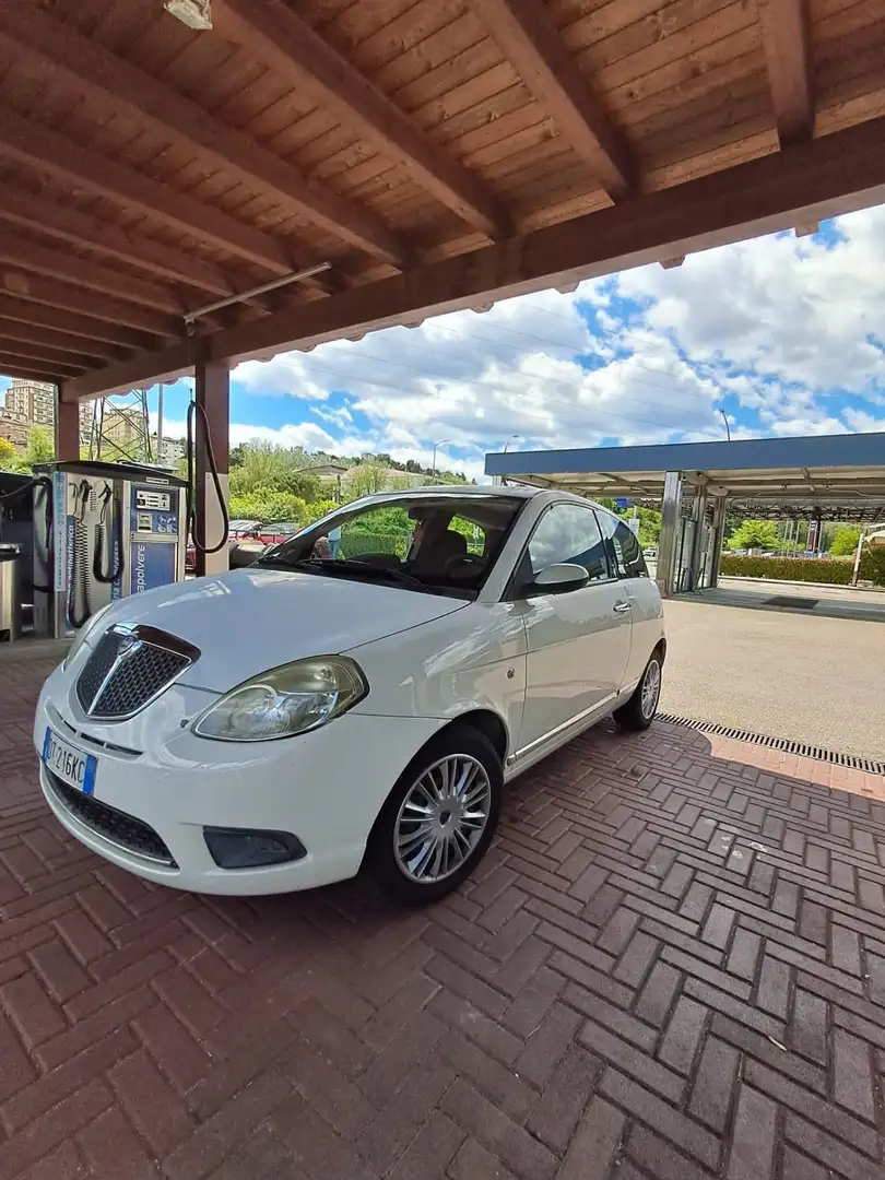 Lancia Ypsilon 1.2 8v ModaMilano - 2