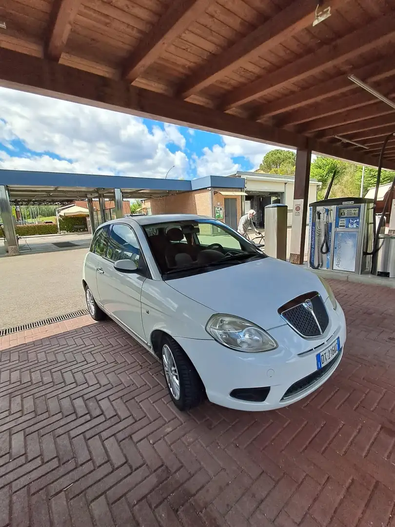 Lancia Ypsilon 1.2 8v ModaMilano - 1