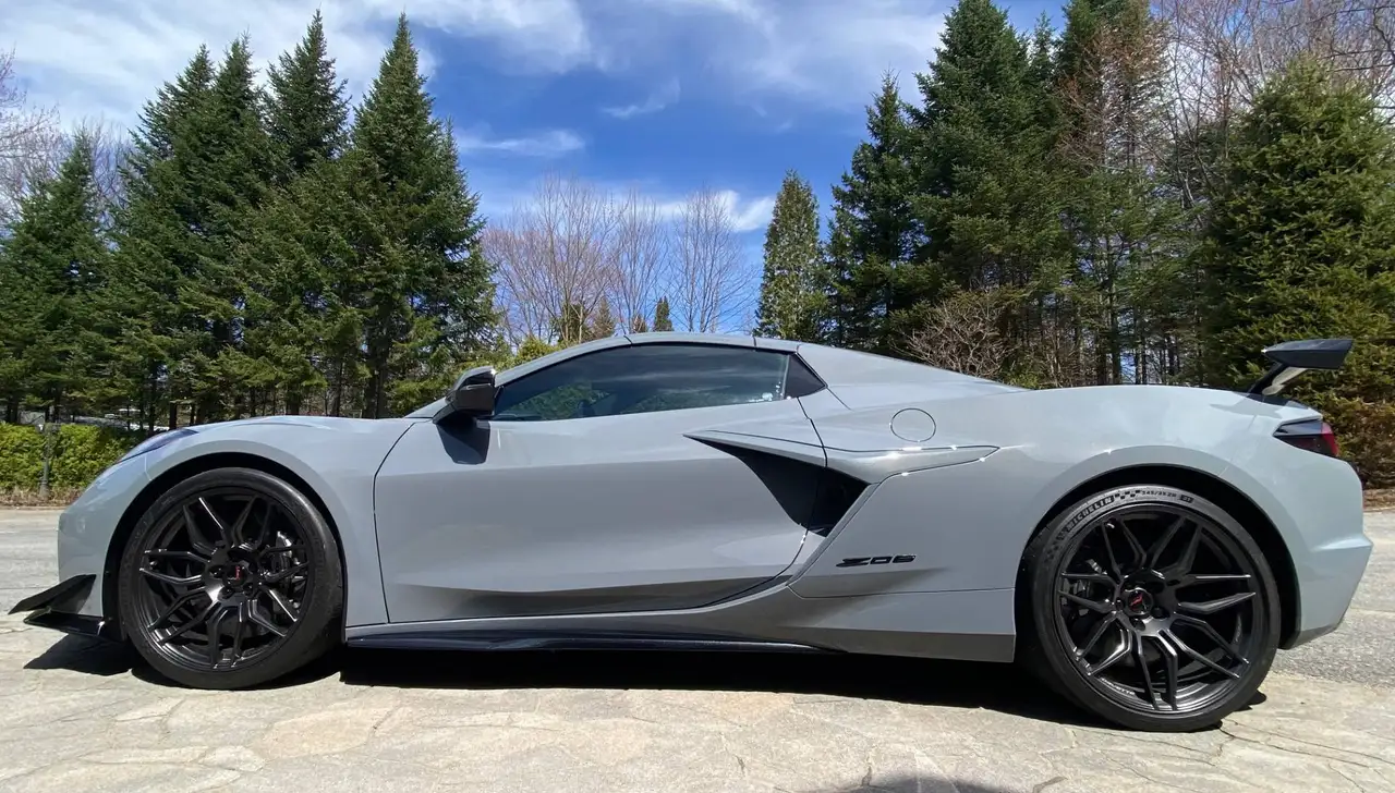 Chevrolet Corvette снимка Chevrolet Corvette