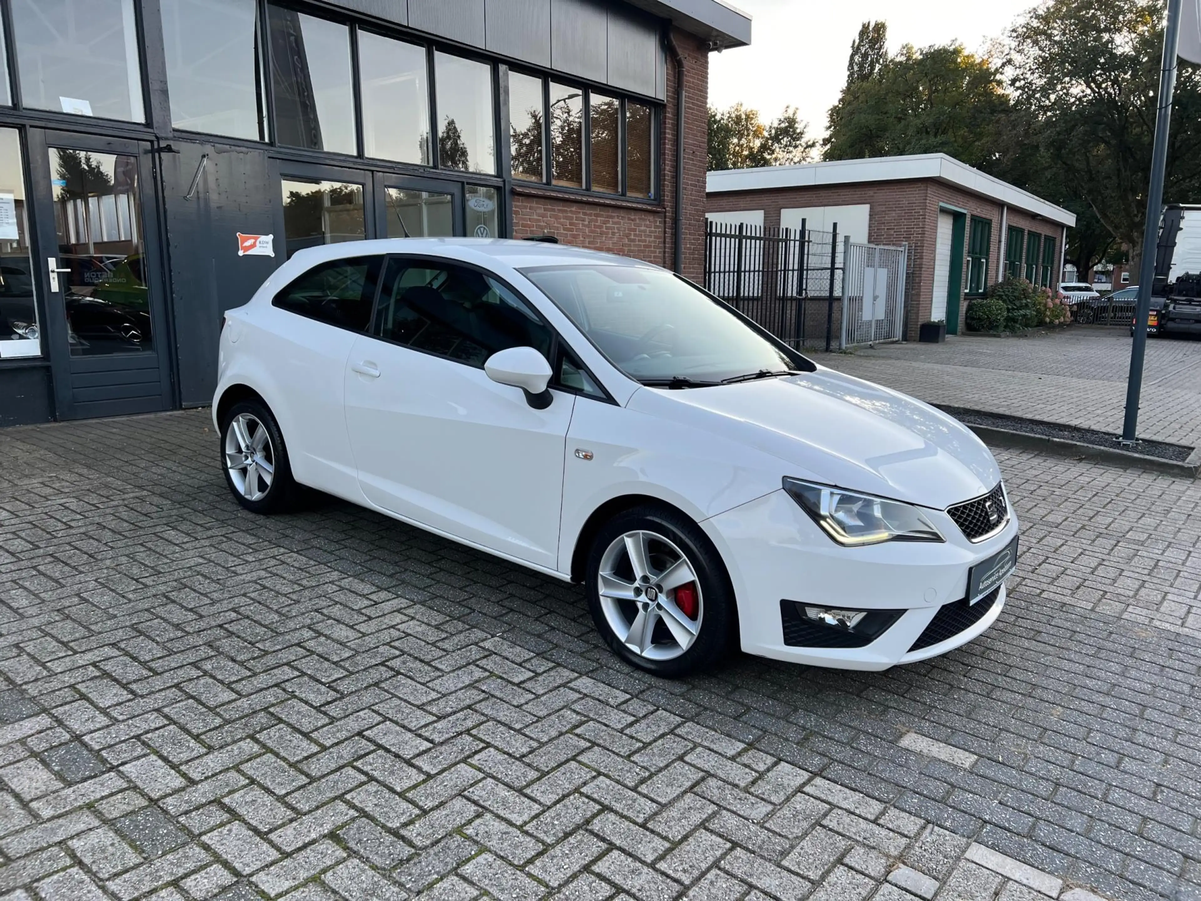 SEAT Ibiza SC 1.2 TSI FR, Facelift, Led, Cruise control — photo 4