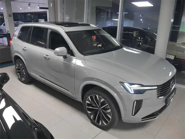 Volvo XC90 T8 AWD Geartr. Plus Bright 7-Sitzer Ansicht 2