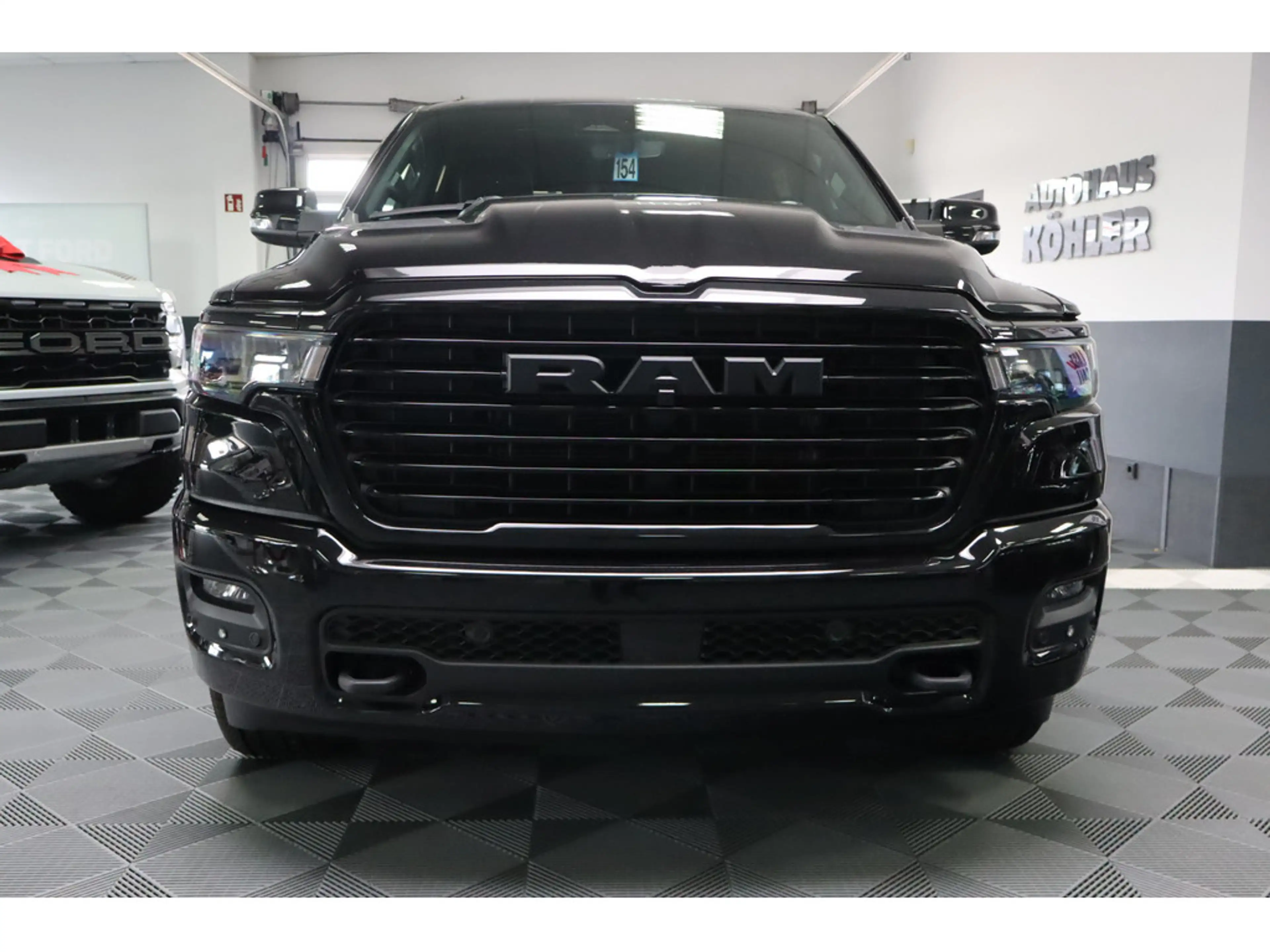 Dodge RAM 1500 Laramie Night SHZ H/K NAVI ACC PANO — photo 4