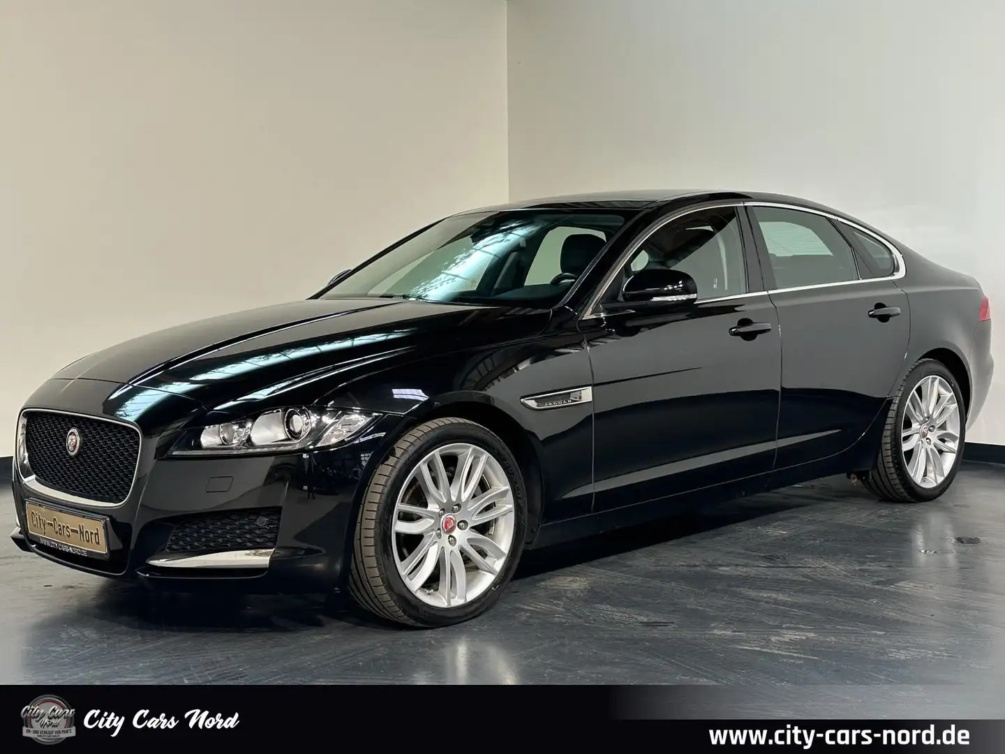 Jaguar XF Prestige 25t AWD KAMERA+MERIDIAN+MEMORY+PANO Schwarz - 1