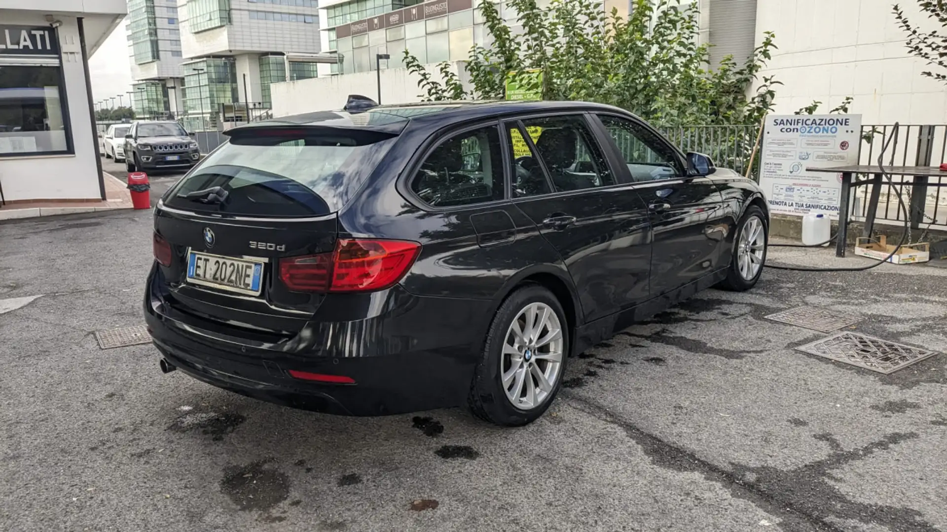 BMW 320 320d Touring 4x4 - 1
