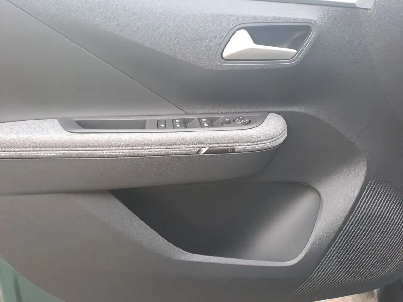 Opel Frontera 1.2 DI Hybrid 48V eDCT GS 14