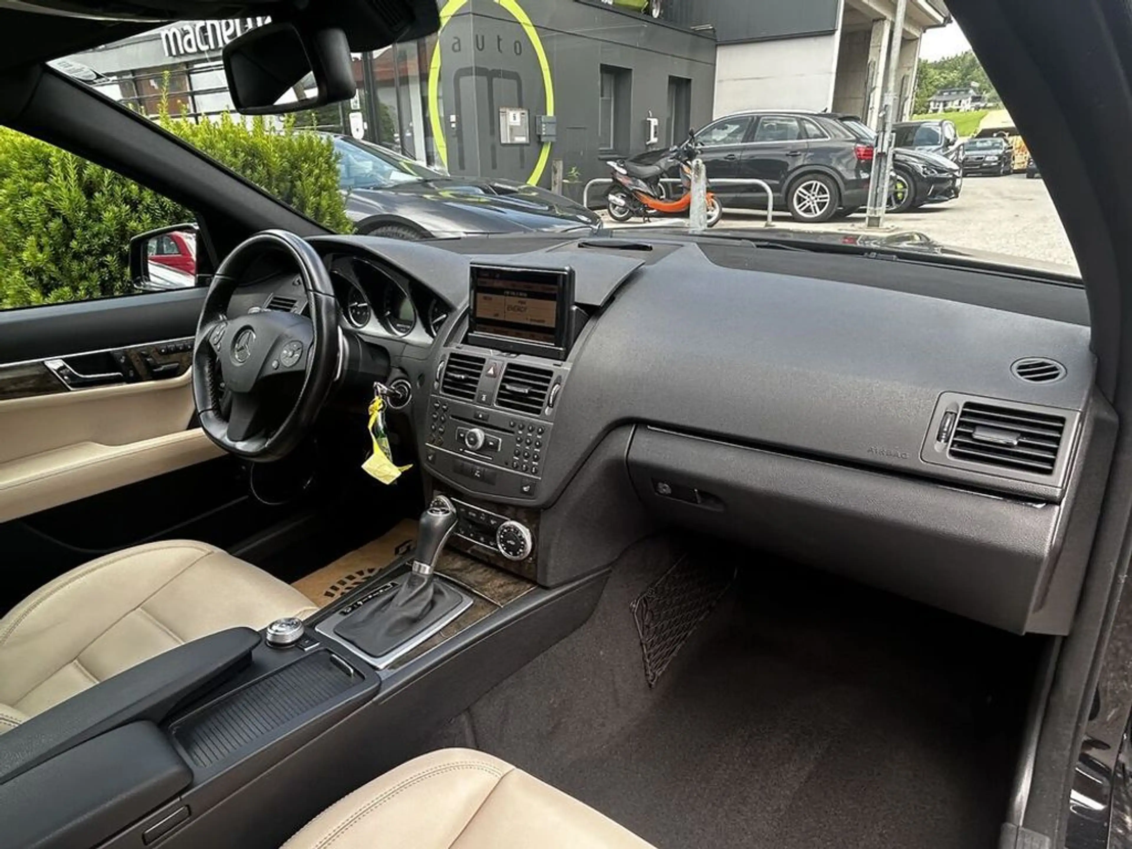 Mercedes-Benz C 63 AMG C 63 T AMG V8 — photo 13