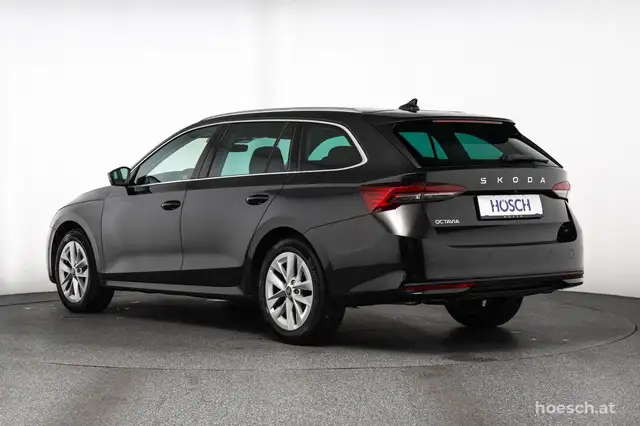 Skoda Octavia view 5