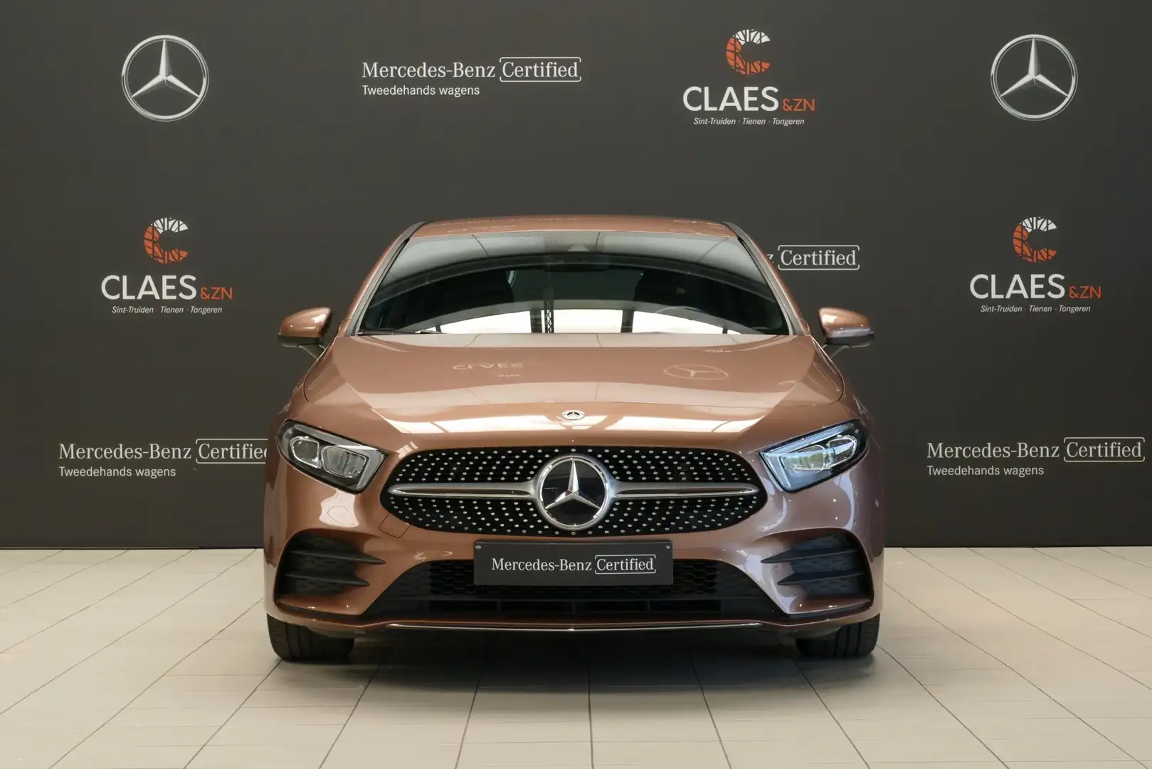 Mercedes-Benz A 160 AMG Line DOS 7507 Zlatá - 2