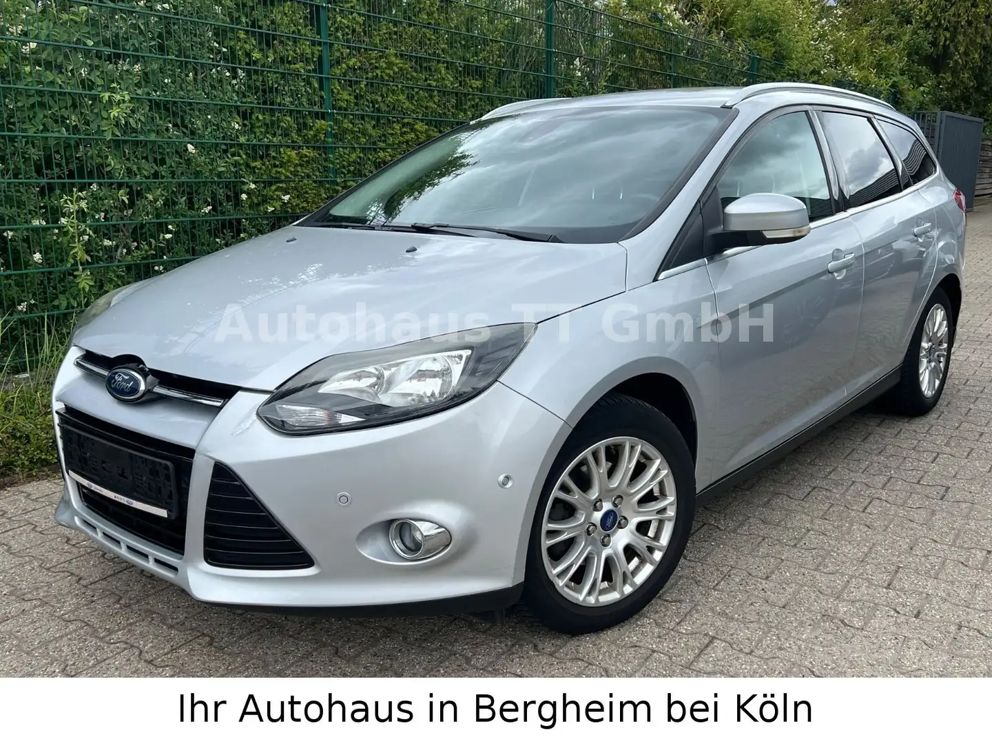 Ford Focus 1,6 Ti-VCT Titanium Turnier°Navi°PDC°EURO5 Argento - 1