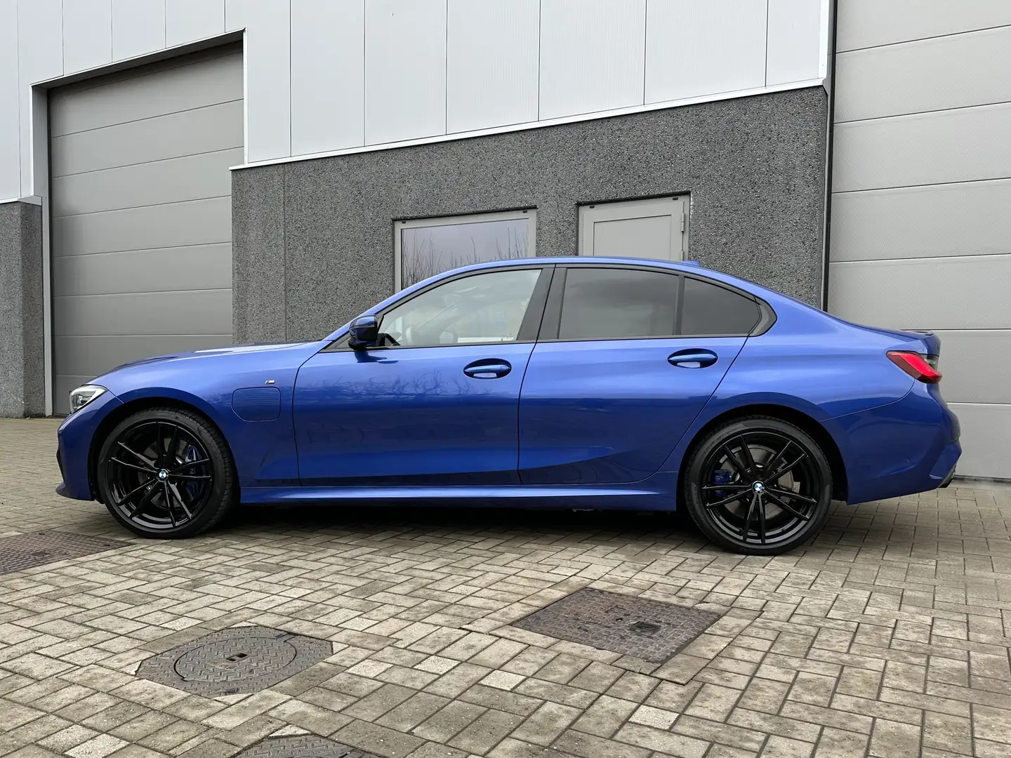 BMW 330 M pakket Blauw - 2