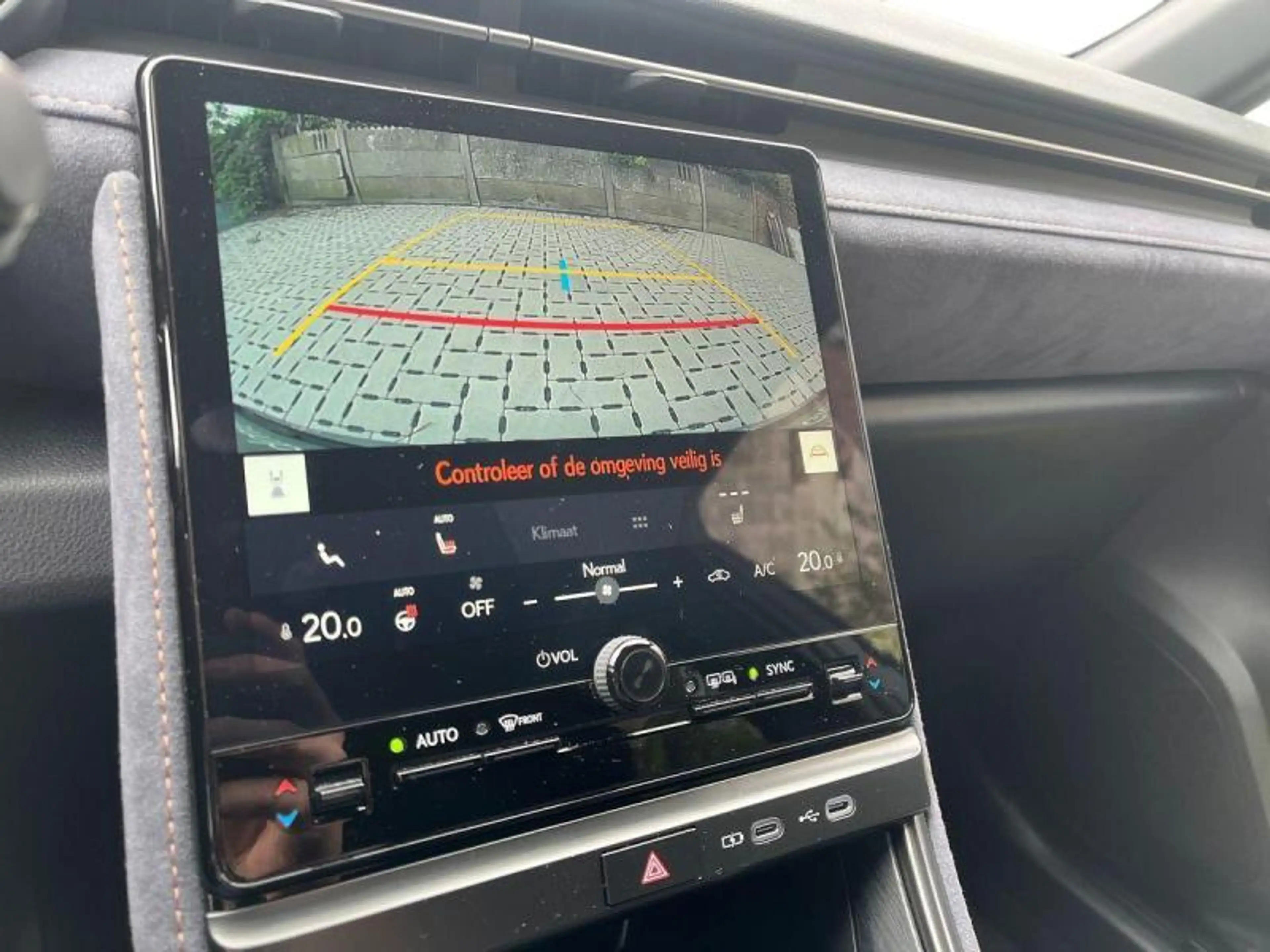 Lexus LBX Cool+cam+sens V+A+18inch alu velgen — photo 11