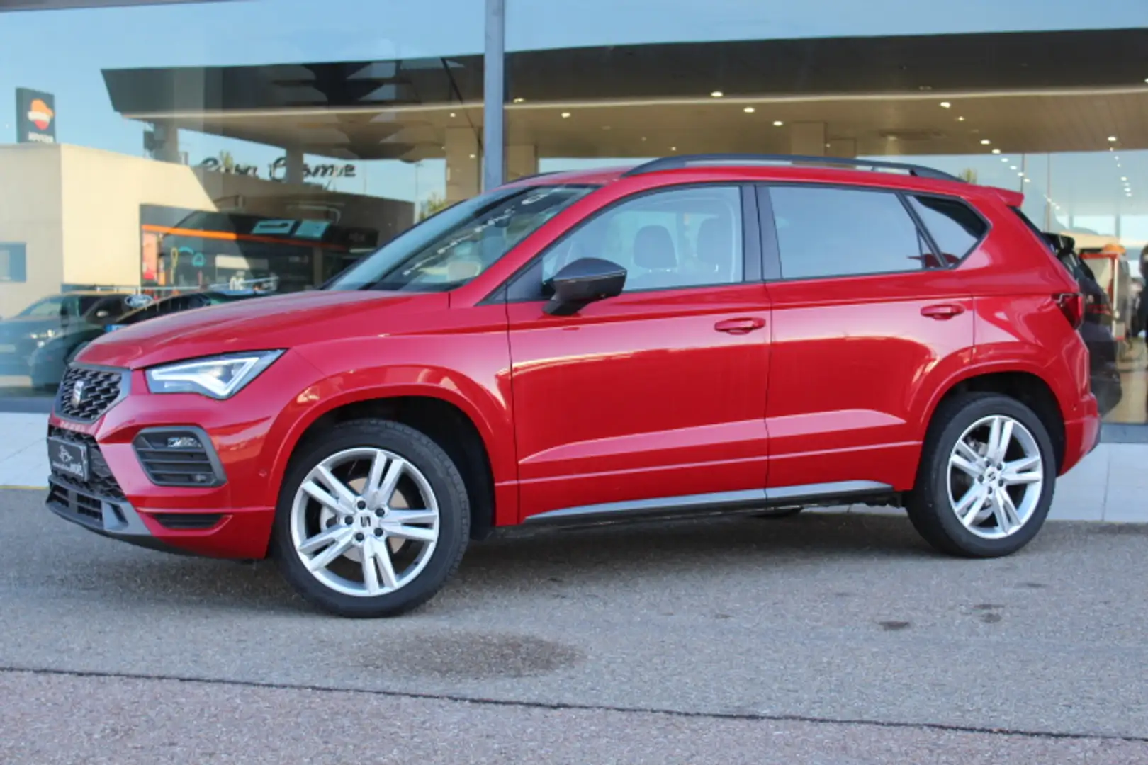 SEAT Ateca 1.5 EcoTSI S&S FR Special Edition DSG Rojo - 2