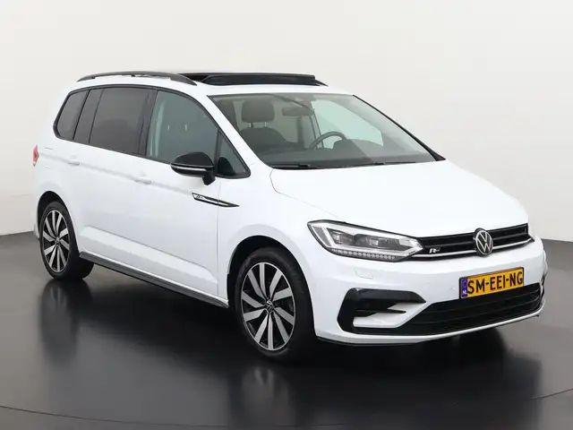 Volkswagen Touran view 4