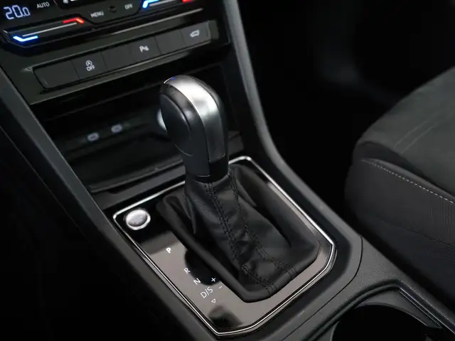 Volkswagen Touran view 11