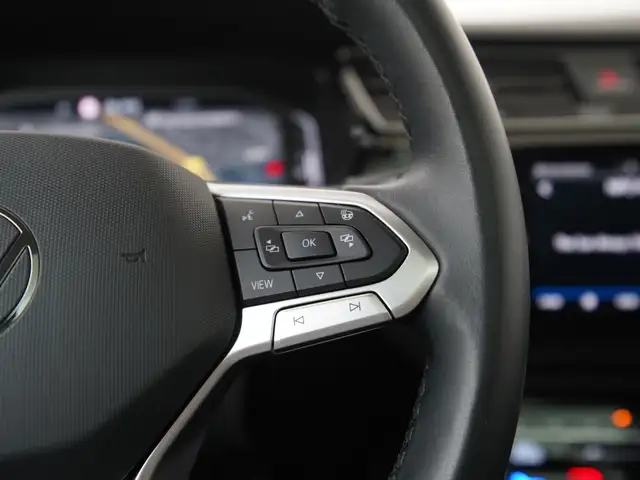 Volkswagen Touran view 10