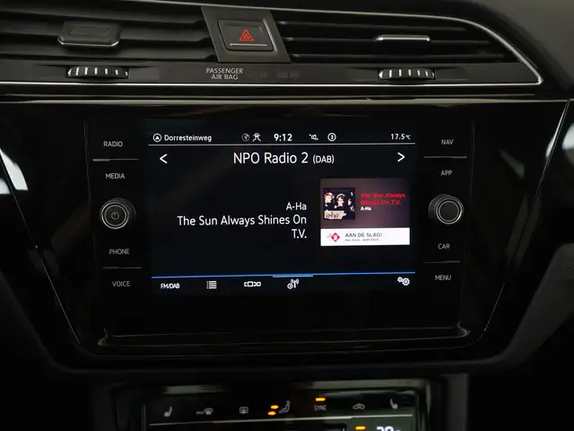 Volkswagen Touran view 14