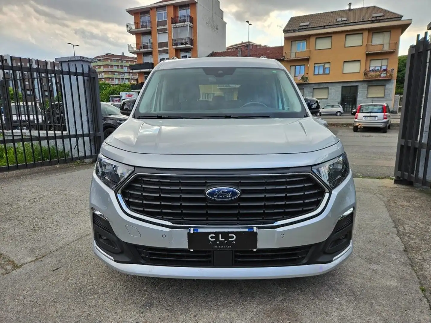 Ford Tourneo Connect Grand Tourneo Connect 2.0 EcoBlue 122 CV 7POSTI Grigio - 2