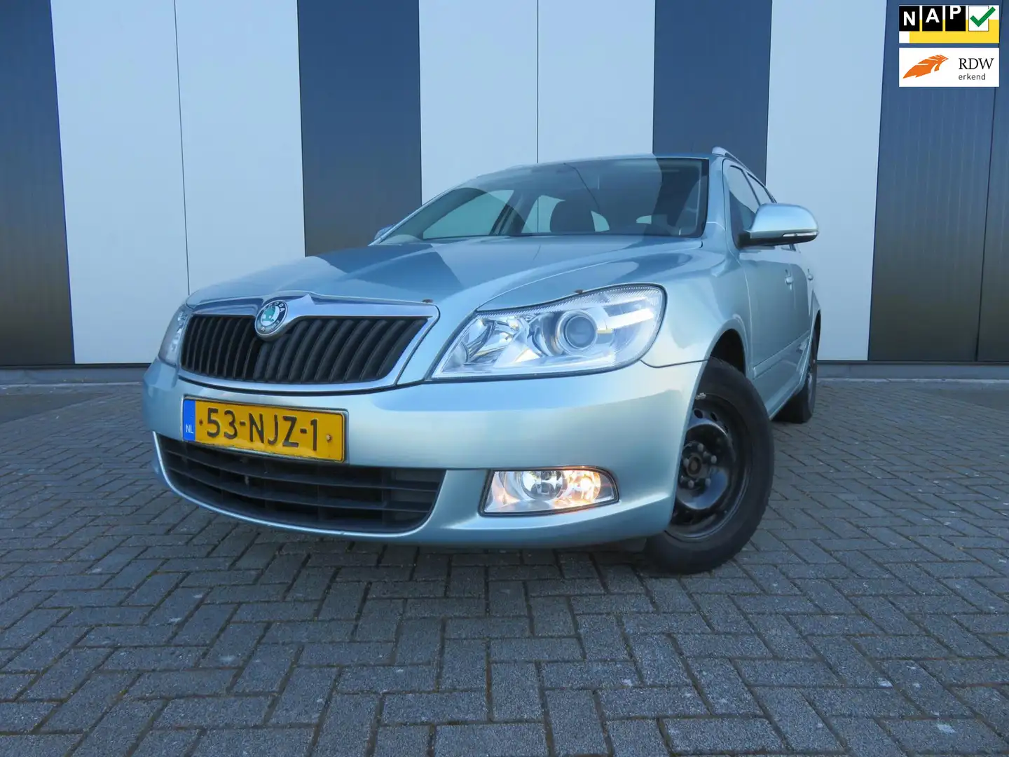 Skoda Octavia Combi 1.2 TSI Elegance Groen - 1