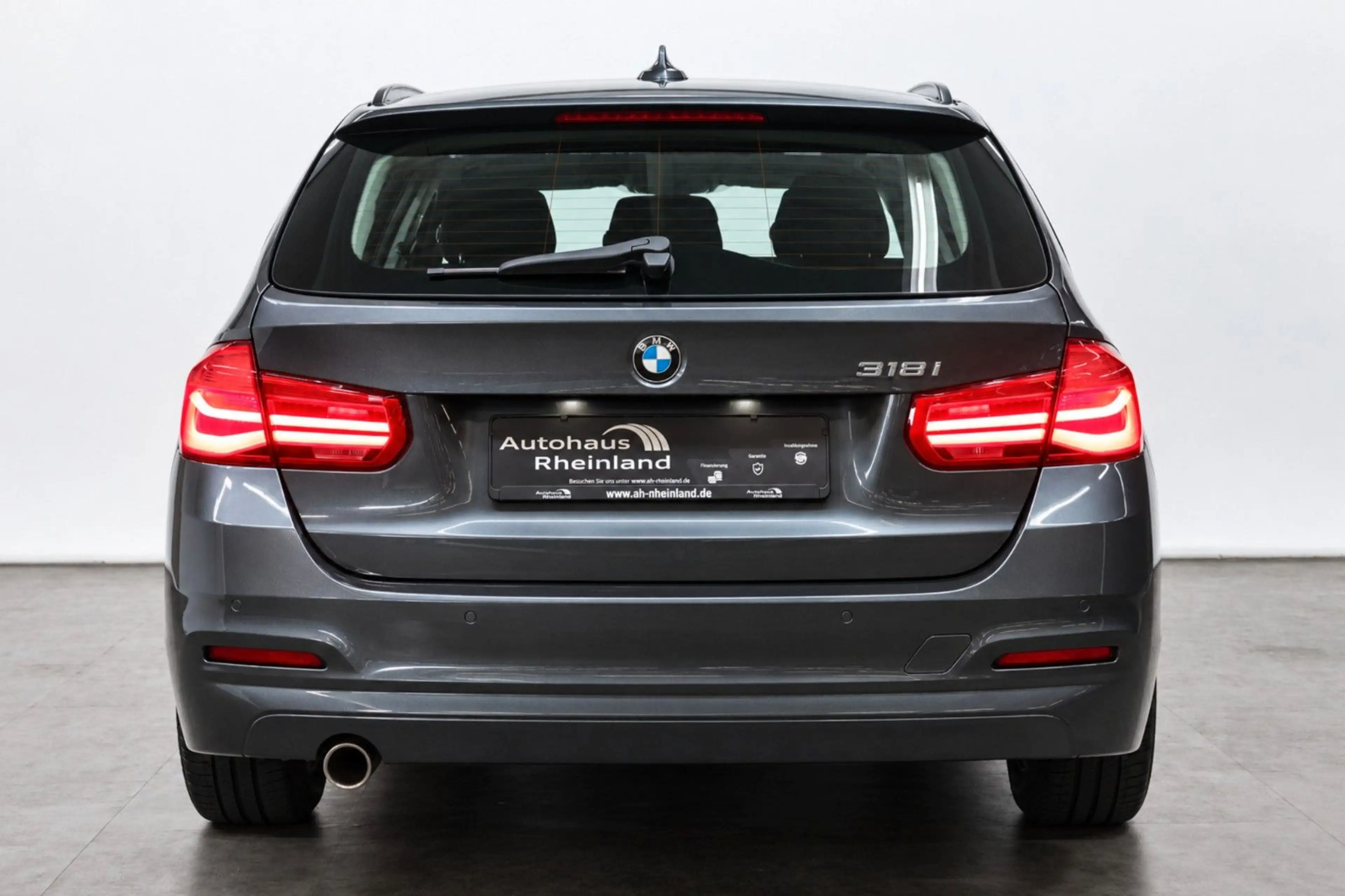 BMW 318 i T. Advantage*NAVI*LED*SITZHEIZUNG*KLIMA*PDC — photo 4