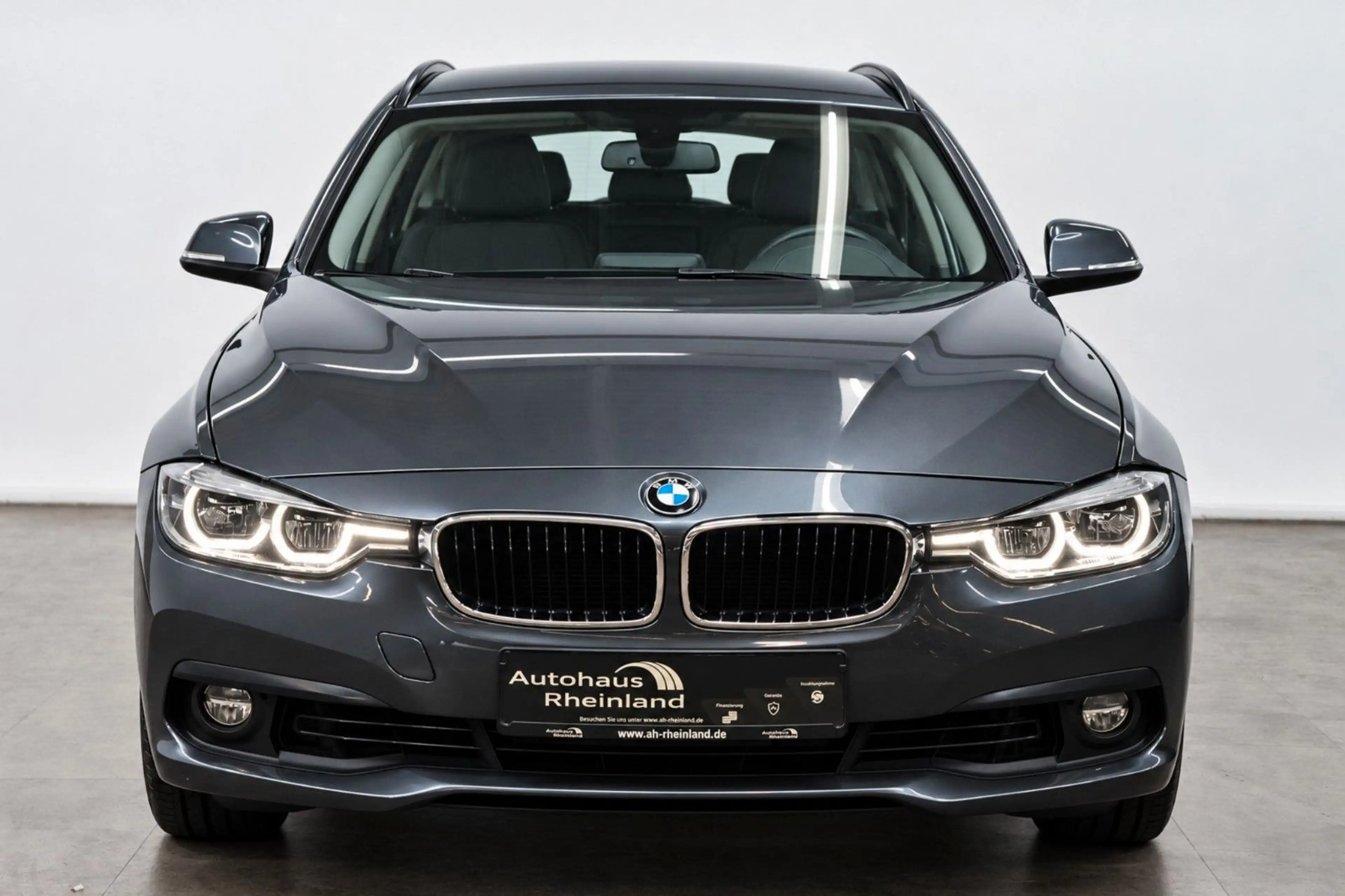 BMW 318 i T. Advantage*NAVI*LED*SITZHEIZUNG*KLIMA*PDC — photo 3