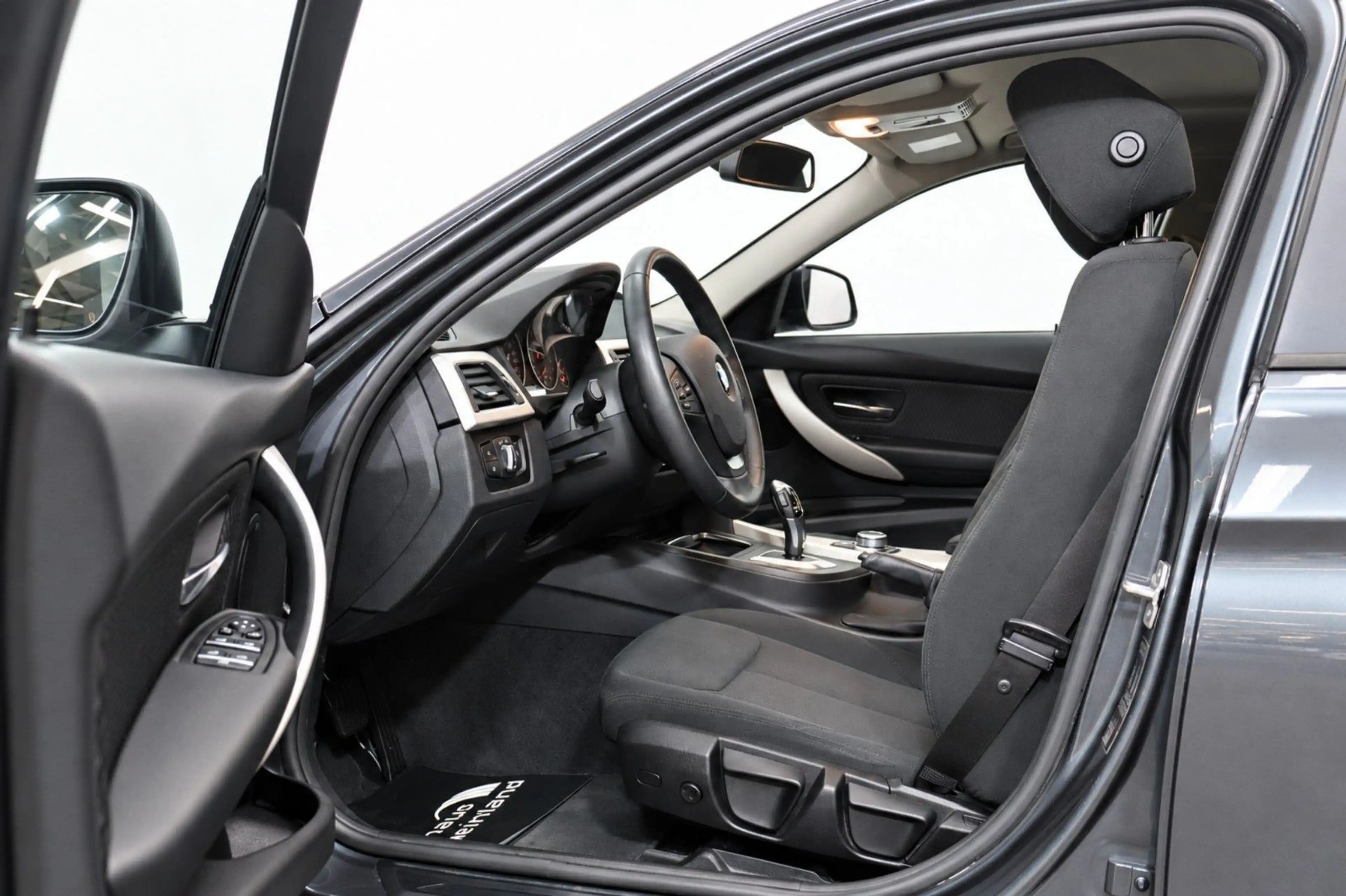 BMW 318 i T. Advantage*NAVI*LED*SITZHEIZUNG*KLIMA*PDC — photo 14
