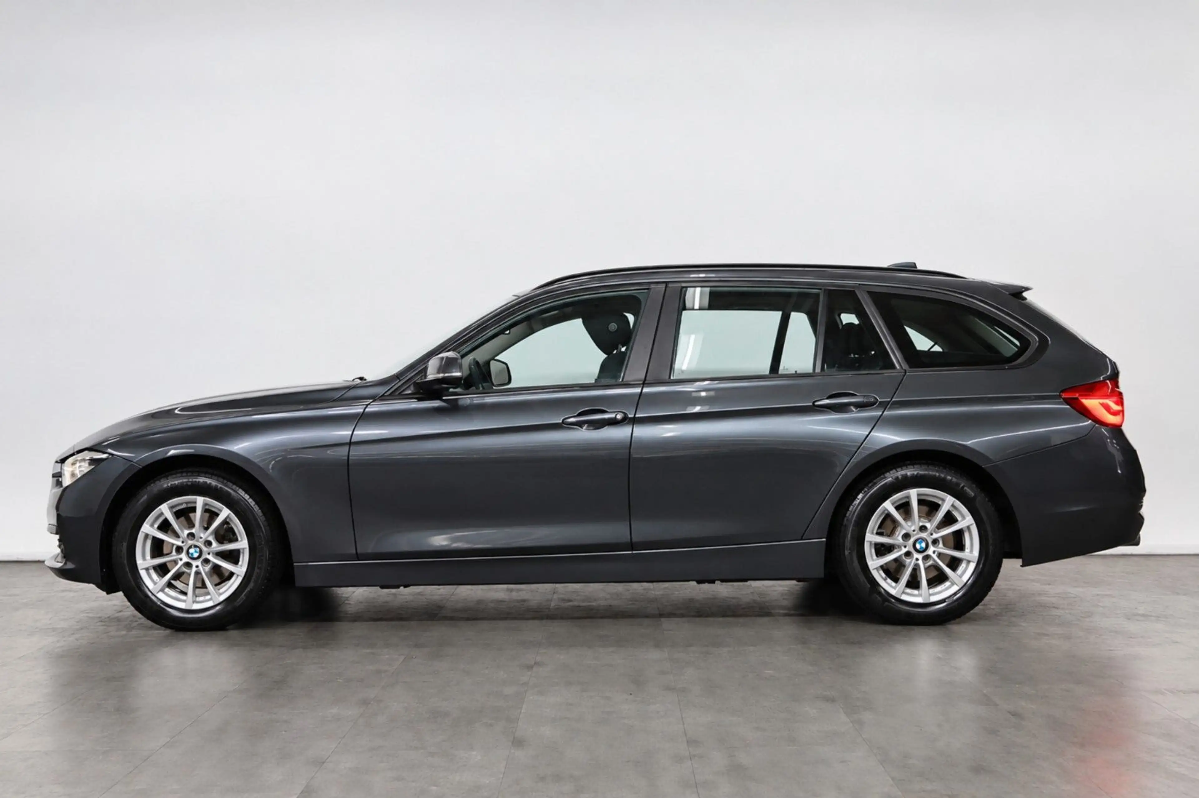 BMW 318 i T. Advantage*NAVI*LED*SITZHEIZUNG*KLIMA*PDC — photo 10