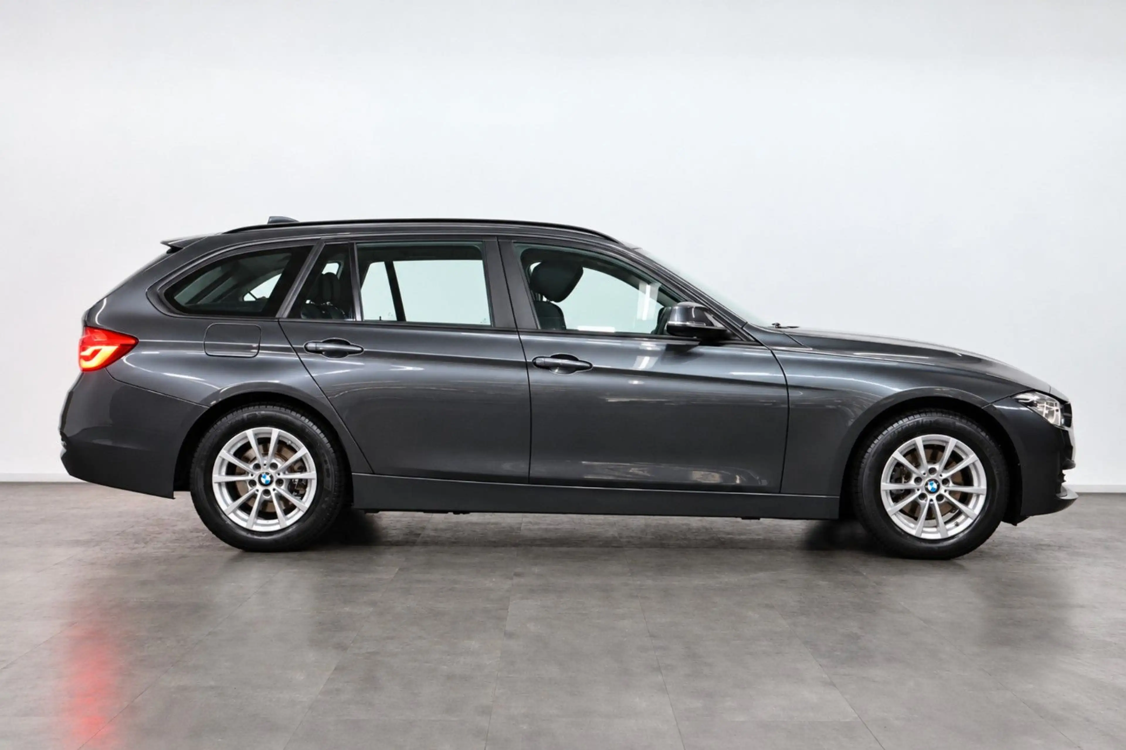 BMW 318 i T. Advantage*NAVI*LED*SITZHEIZUNG*KLIMA*PDC — photo 9
