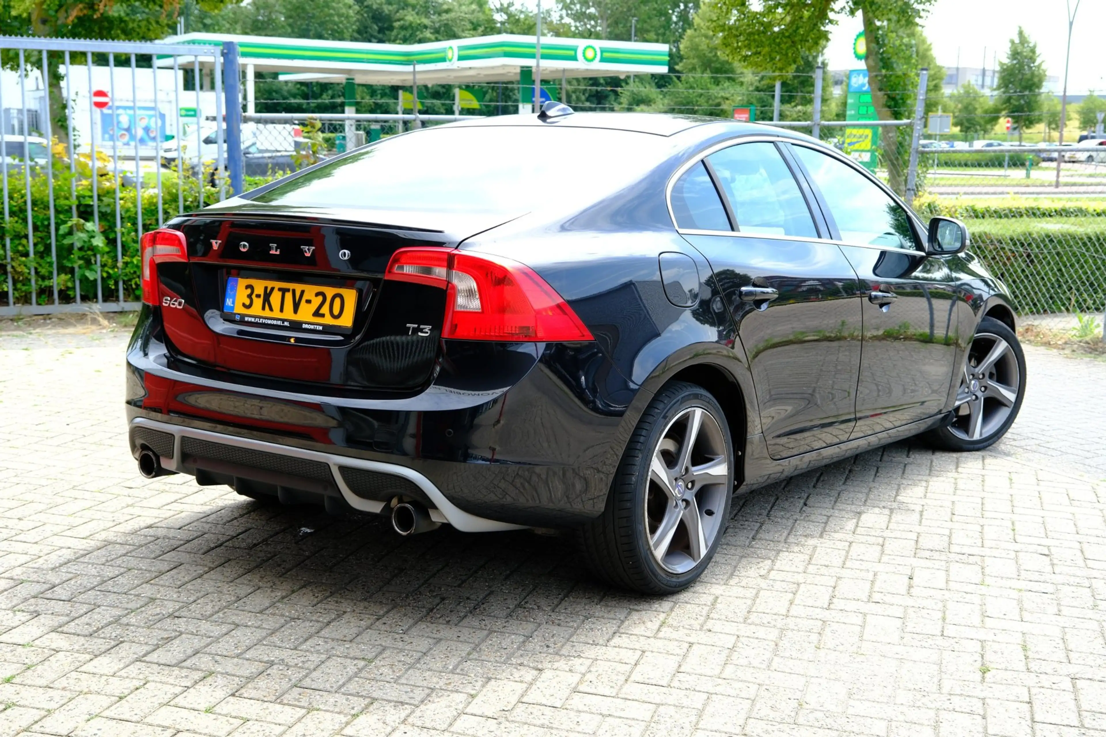 Volvo S60 1.6 T3 150pk R-Design Aut. Navi|Clima|LMV|Half Led — photo 3