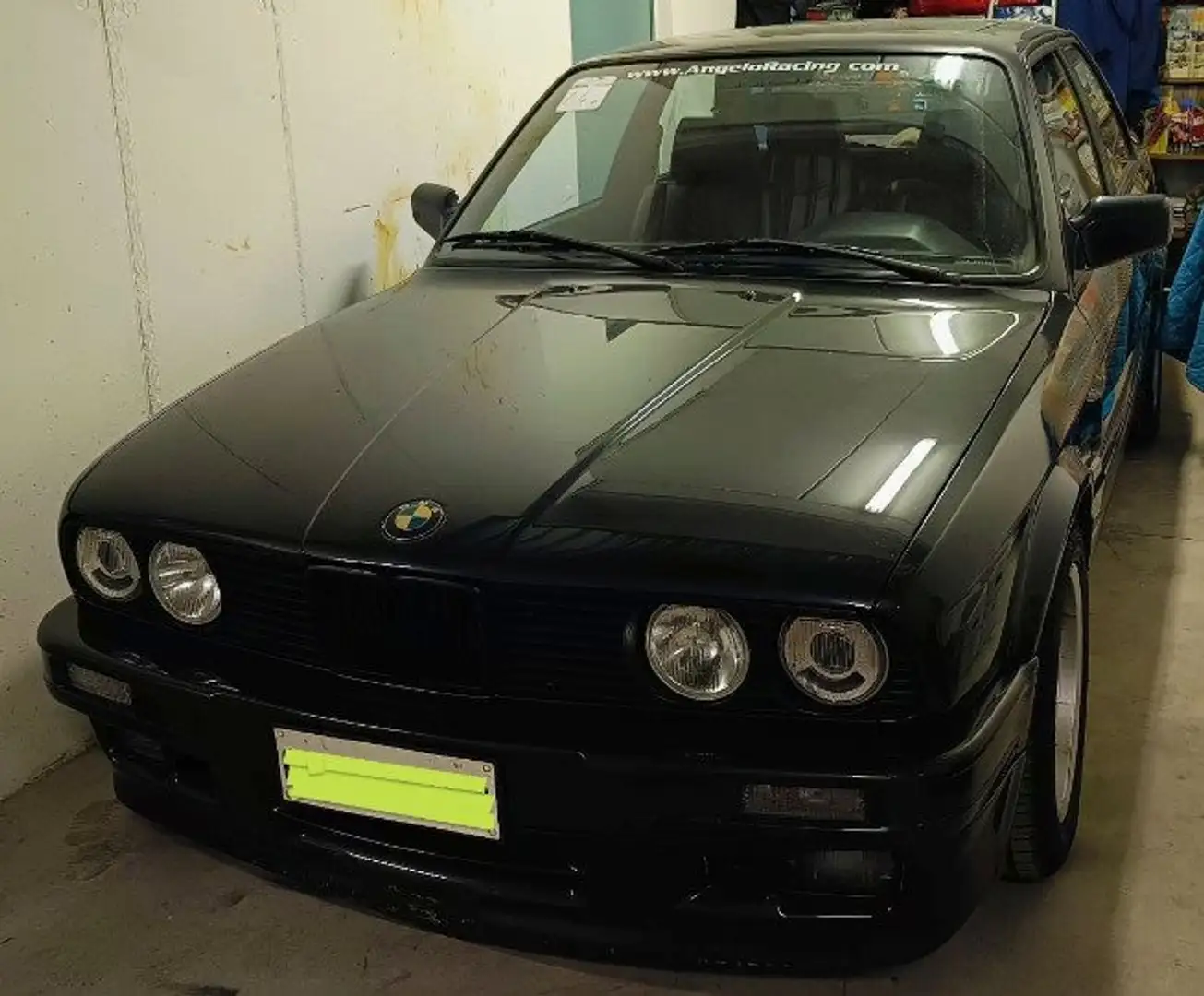 BMW 320 Is Negro - 1