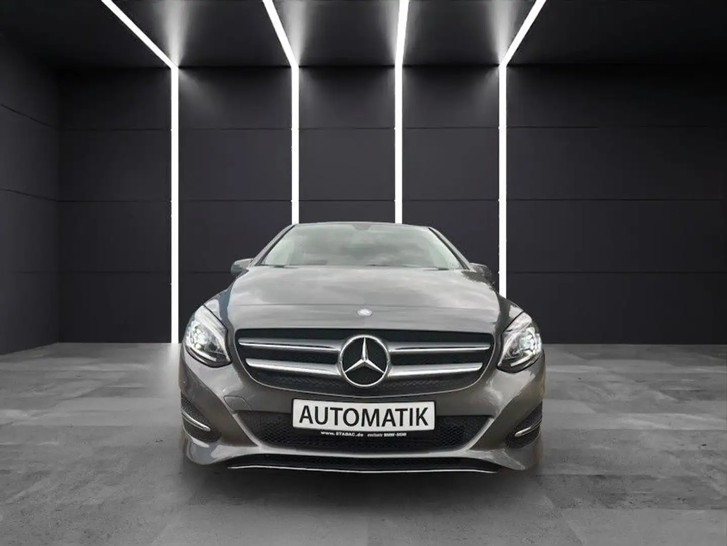 Mercedes-Benz B 180 Style/LED/AHK/Kamera/Tempomat/Multifuk/PDC Gris - 2